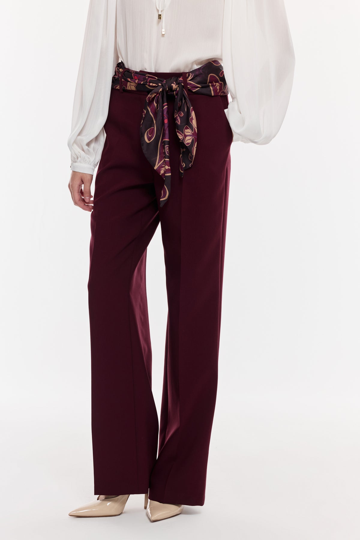 Kuşak Detaylı Dökümlü Pantolon