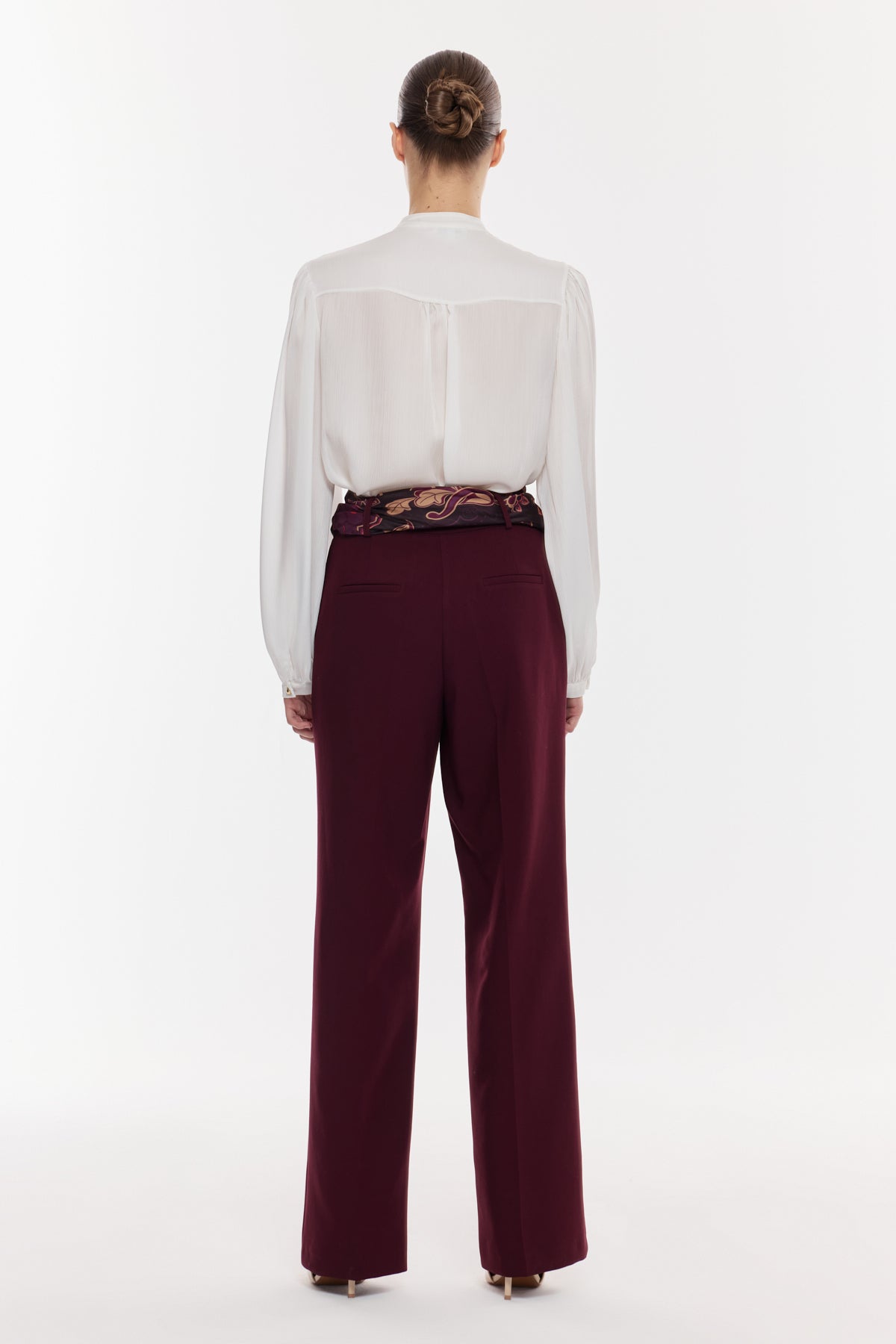 Kuşak Detaylı Dökümlü Pantolon