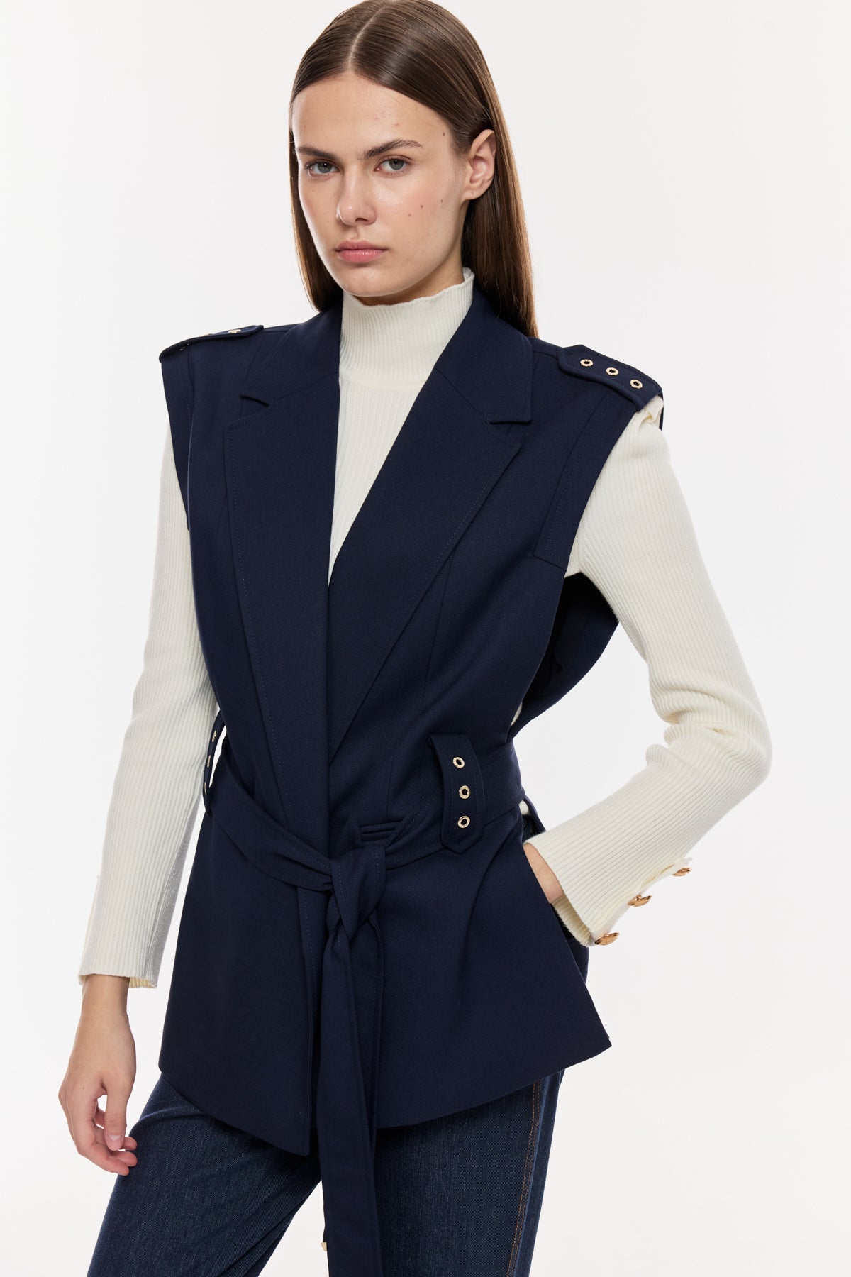 Kuşaklı Düğme Detaylı Şık Yelek