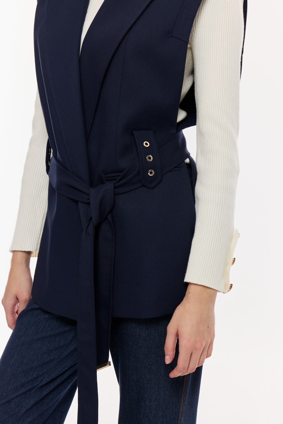 Kuşaklı Düğme Detaylı Şık Yelek