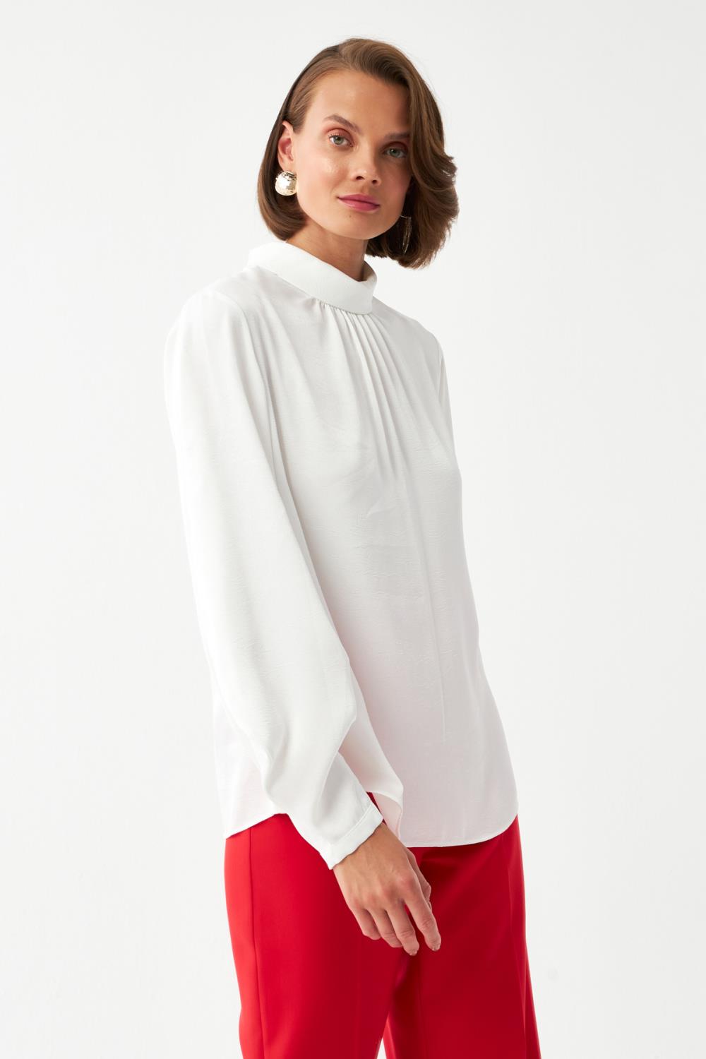 Saten Dokulu Ekru Bluz