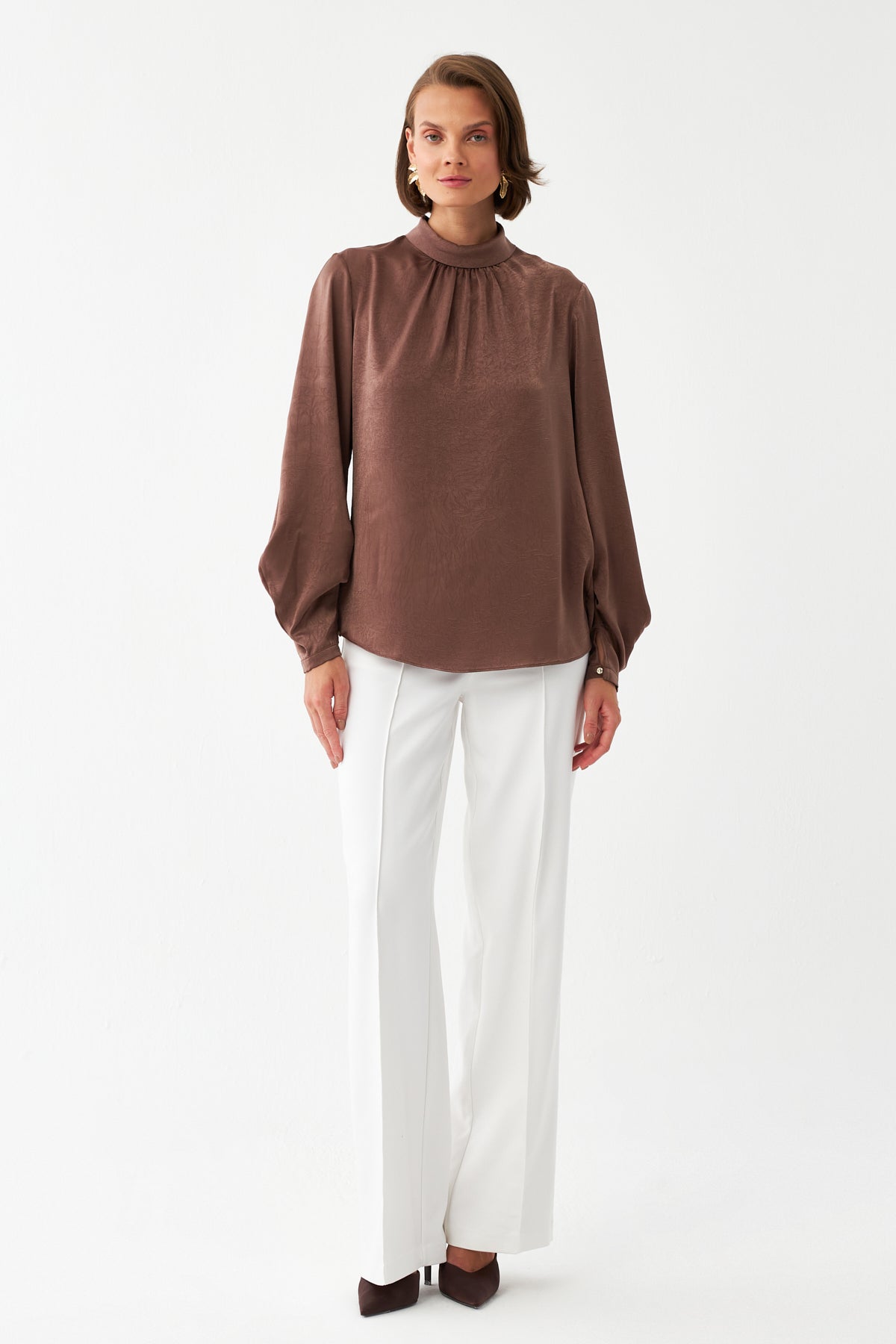 Saten Dokulu Kahverengi Bluz