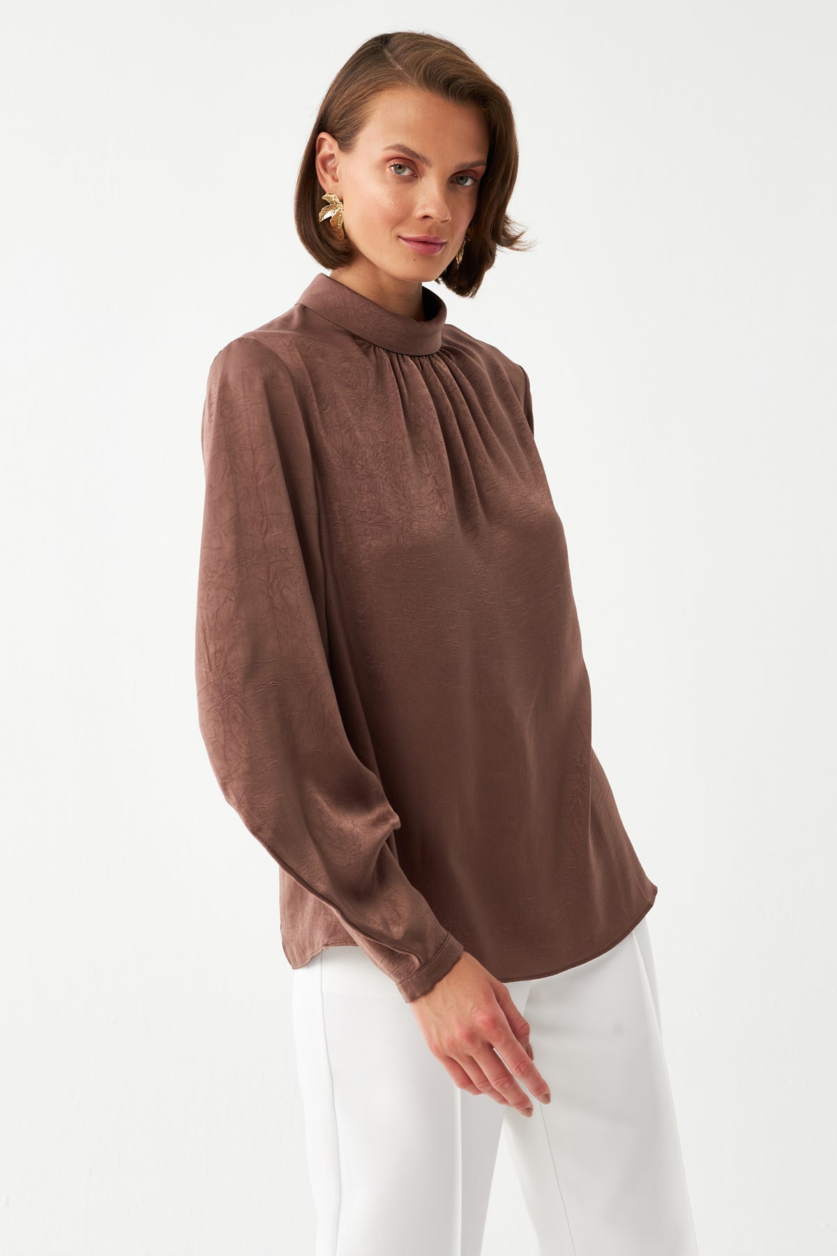Saten Dokulu Kahverengi Bluz
