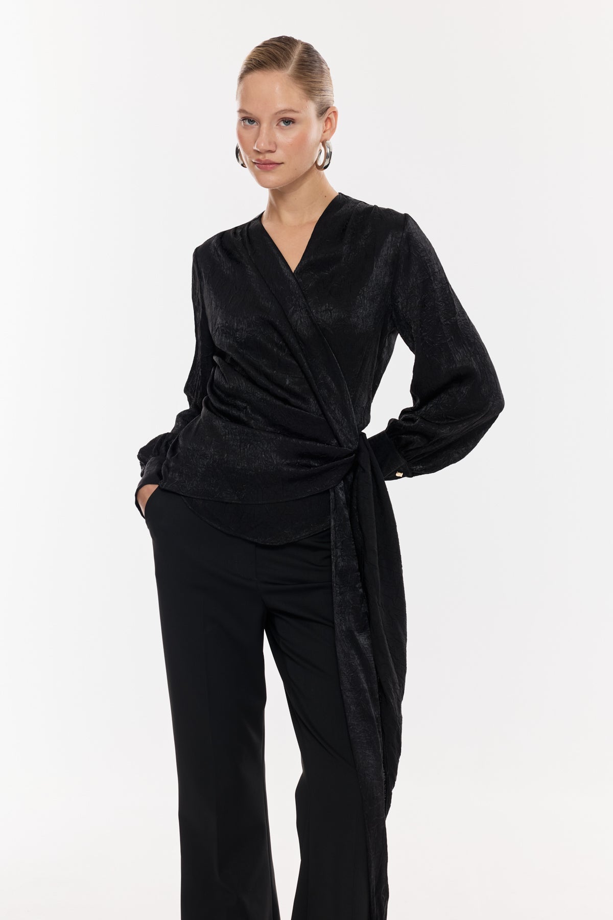 Kuşak Bağlamalı Kruvaze Bluz