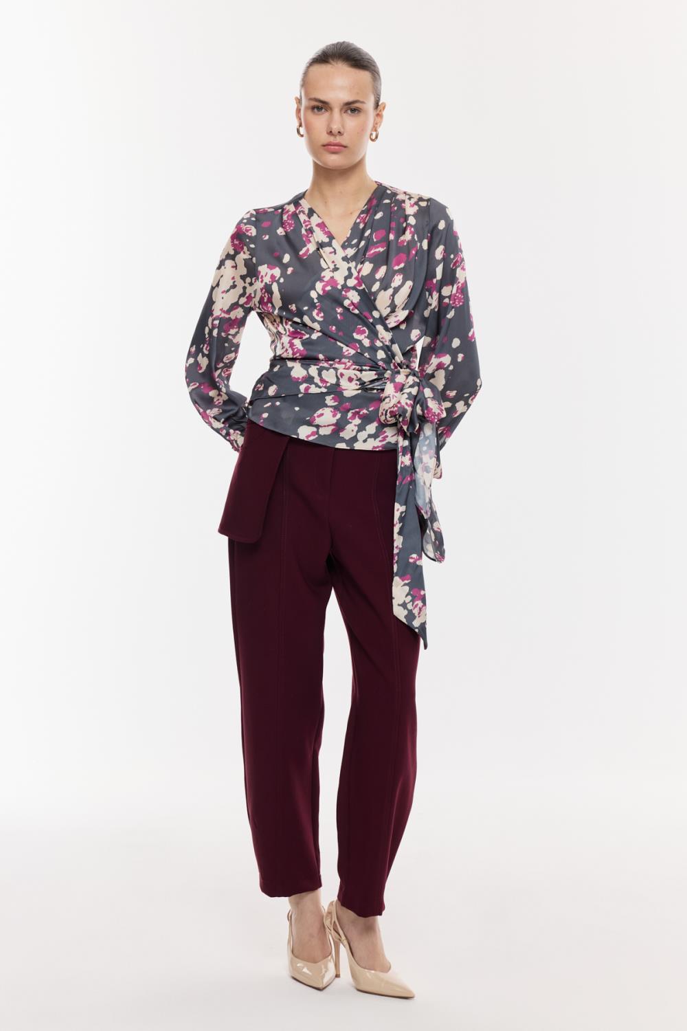 Kuşak Bağlamalı Desenli Saten Bluz