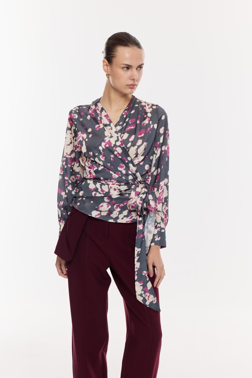 Kuşak Bağlamalı Desenli Saten Bluz