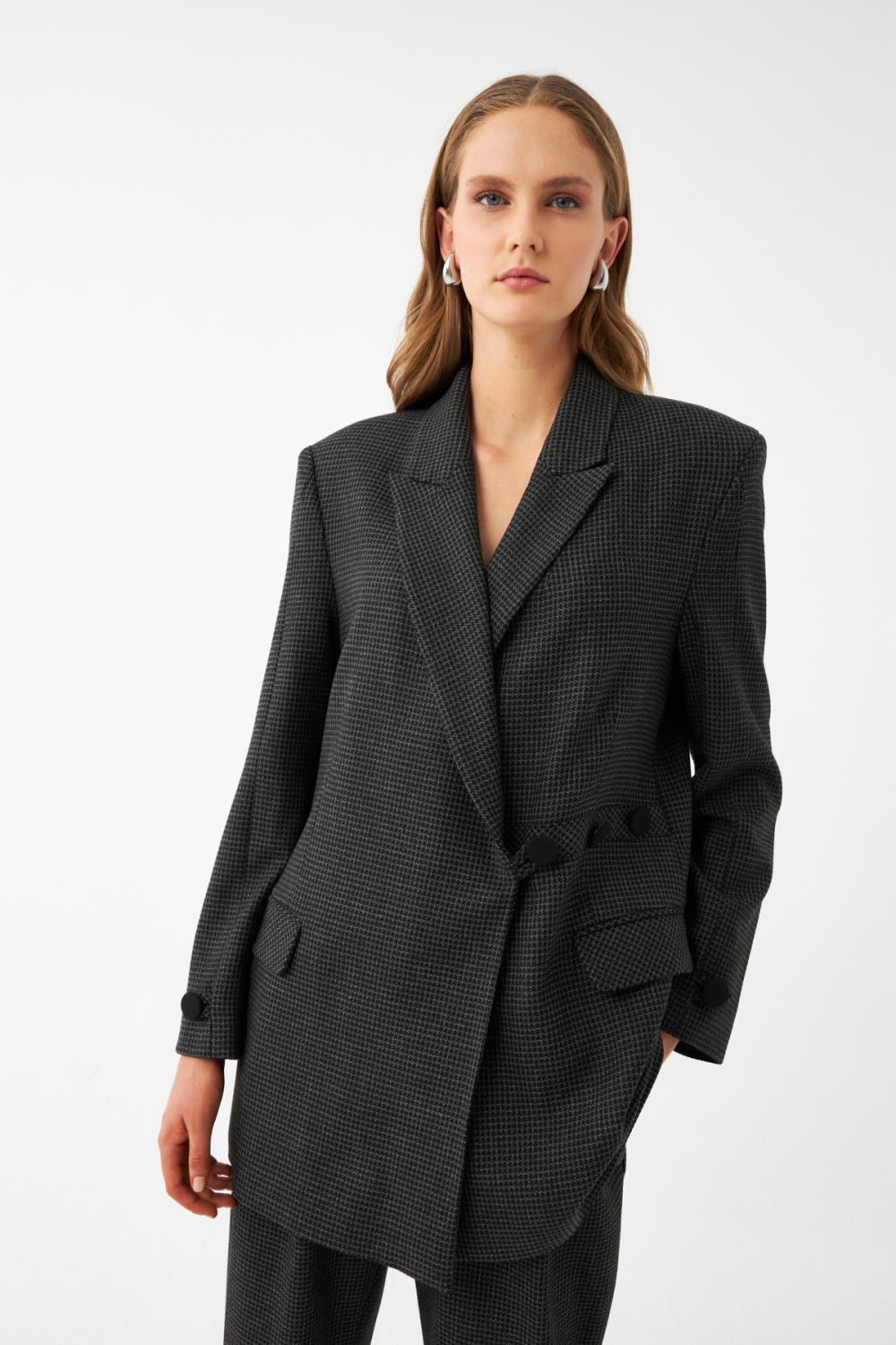 Düğme Detaylı Blazer Ceket