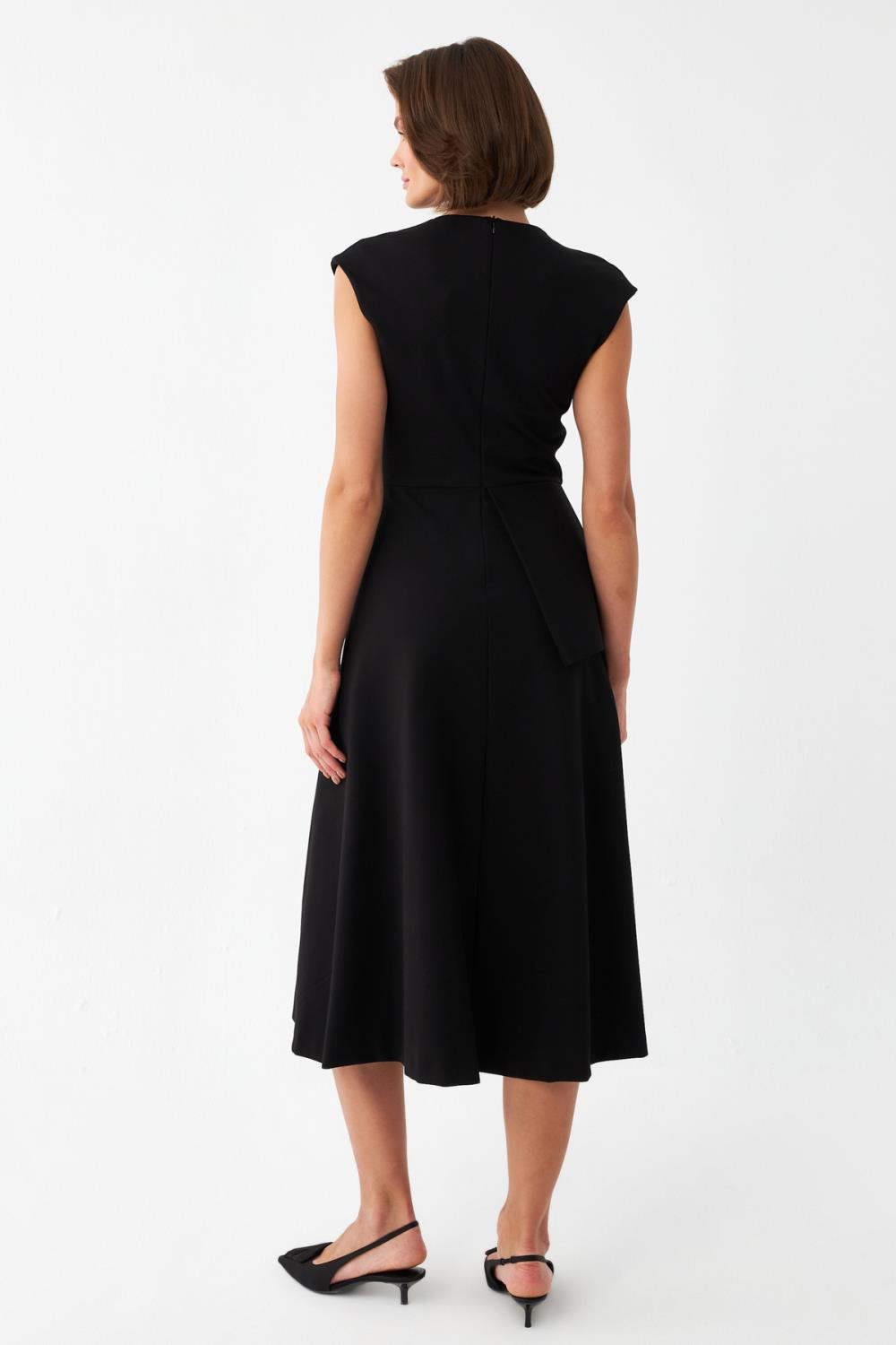 Kemer Detaylı Midi Elbise