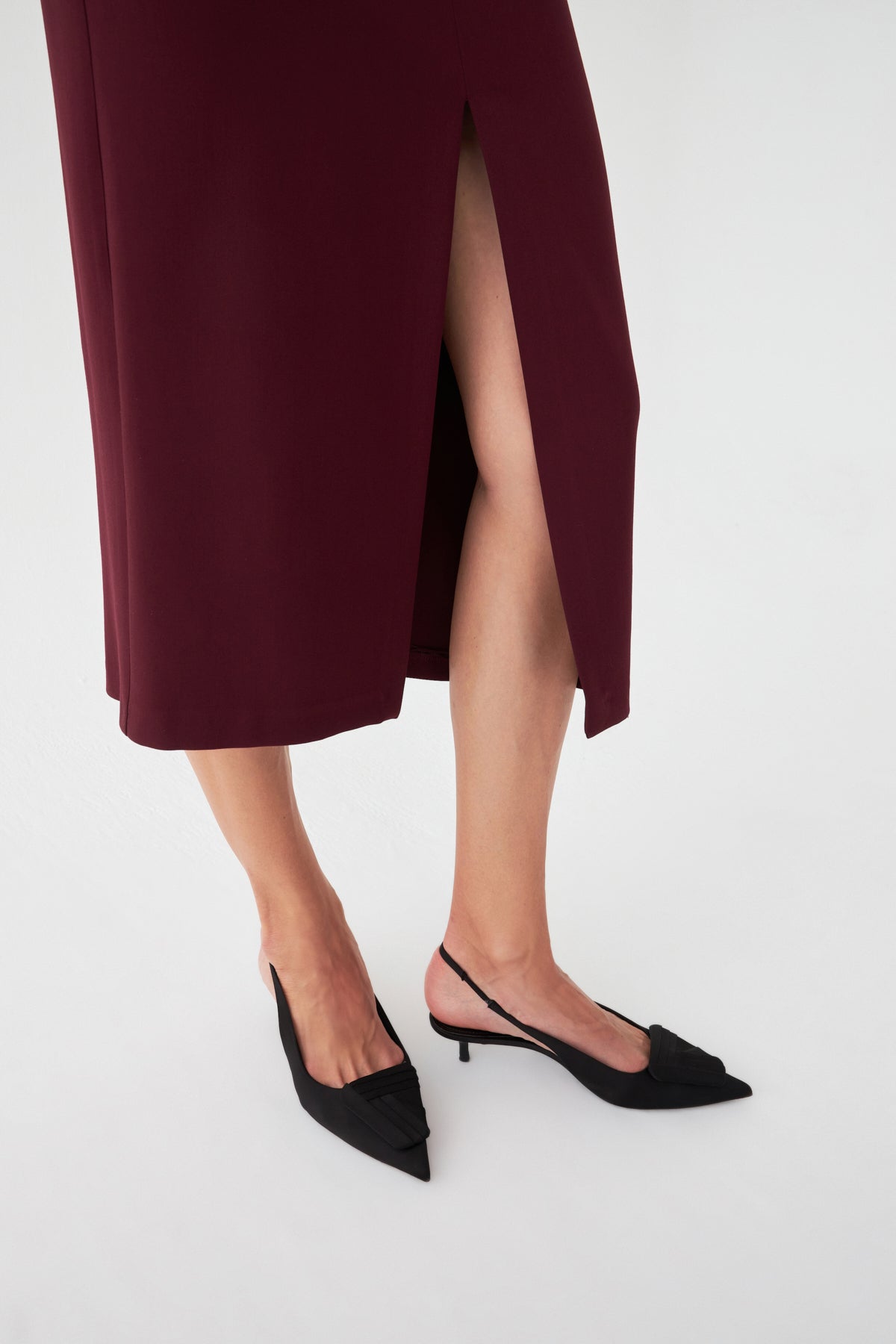 Kemer Tokalı Yırtmaç Elbise