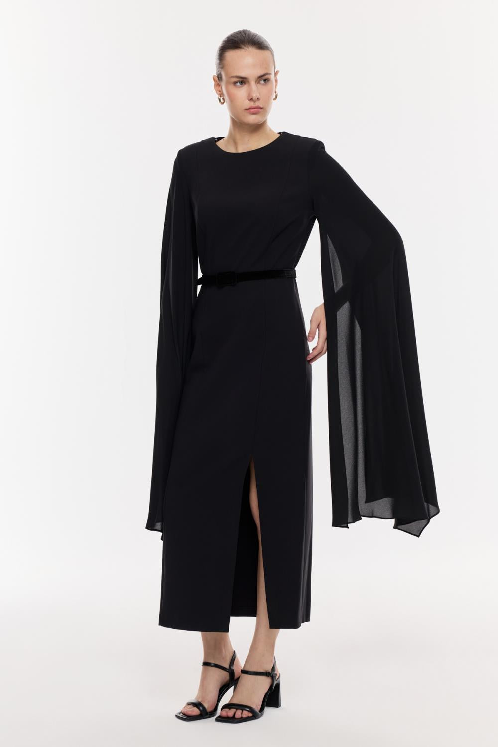 Pelerin Kollu Uzun Elbise