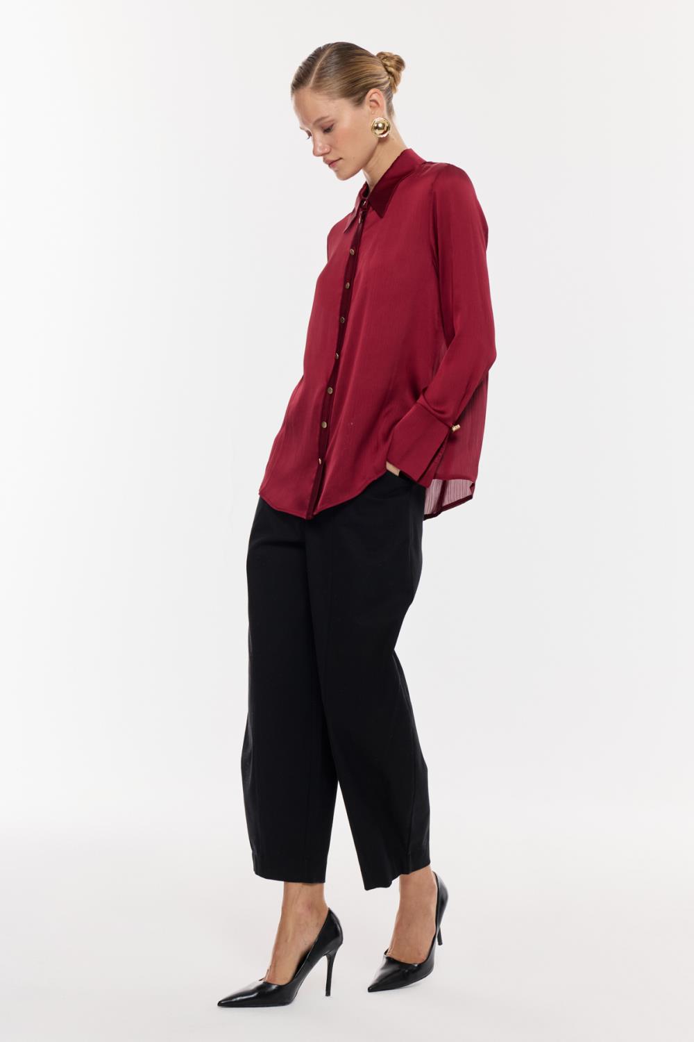 Saten Dokulu Düğmeli Gömlek