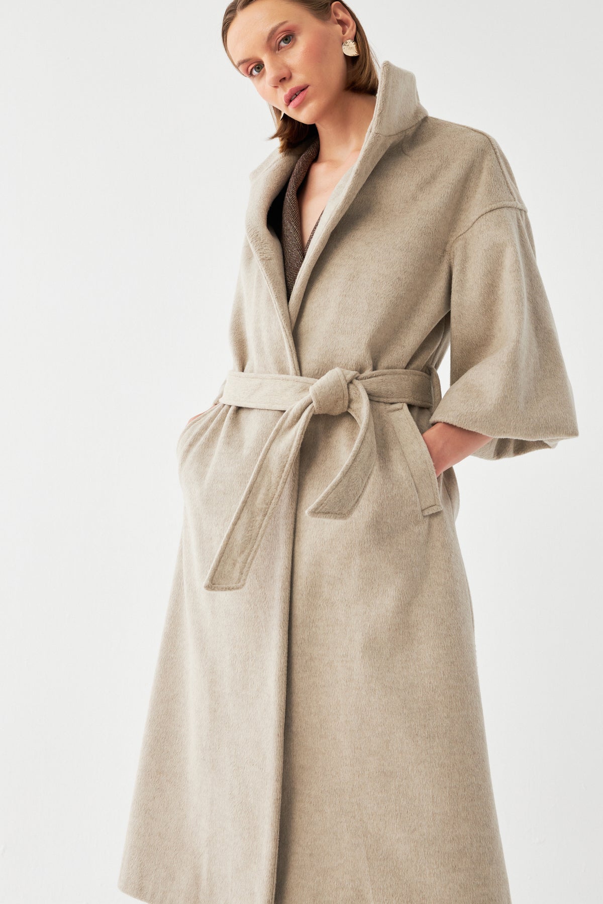 Kușaklı Geniş Kol Modern Kaban