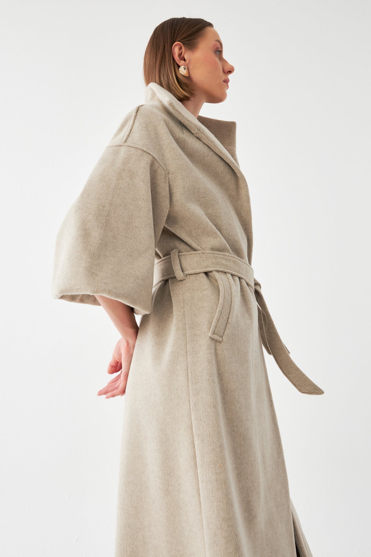 Kușaklı Geniş Kol Modern Kaban