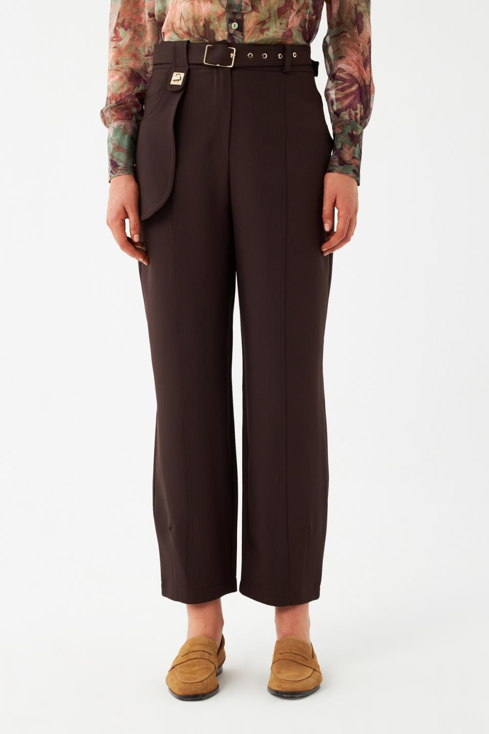 Kemerli Düz Paça Pantolon