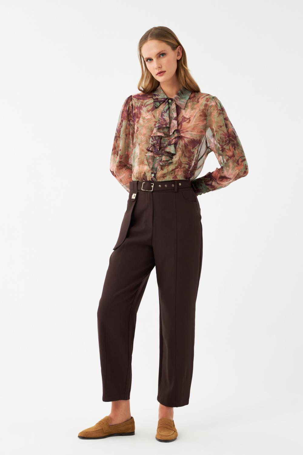 Kemerli Düz Paça Pantolon