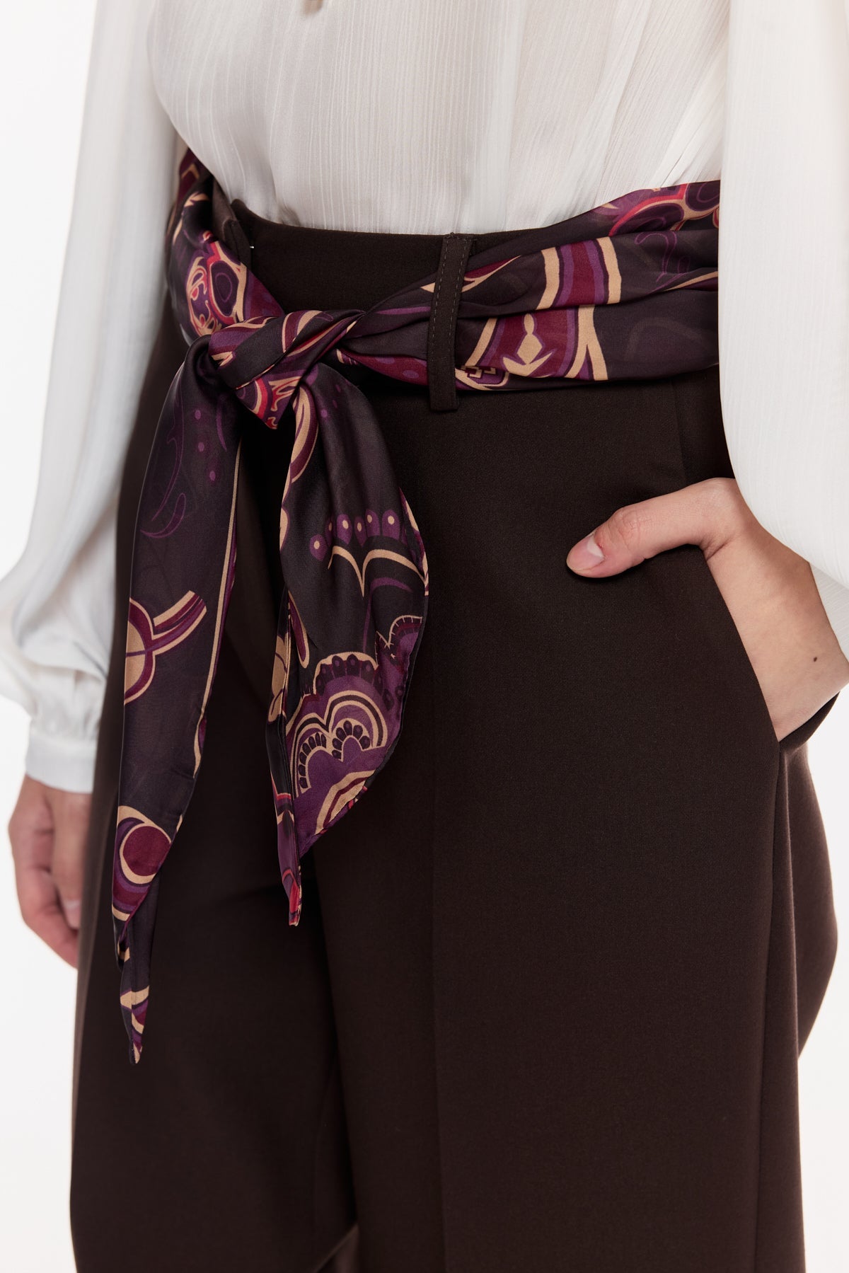 Kuşak Detyalı Dökümlü Pantolon