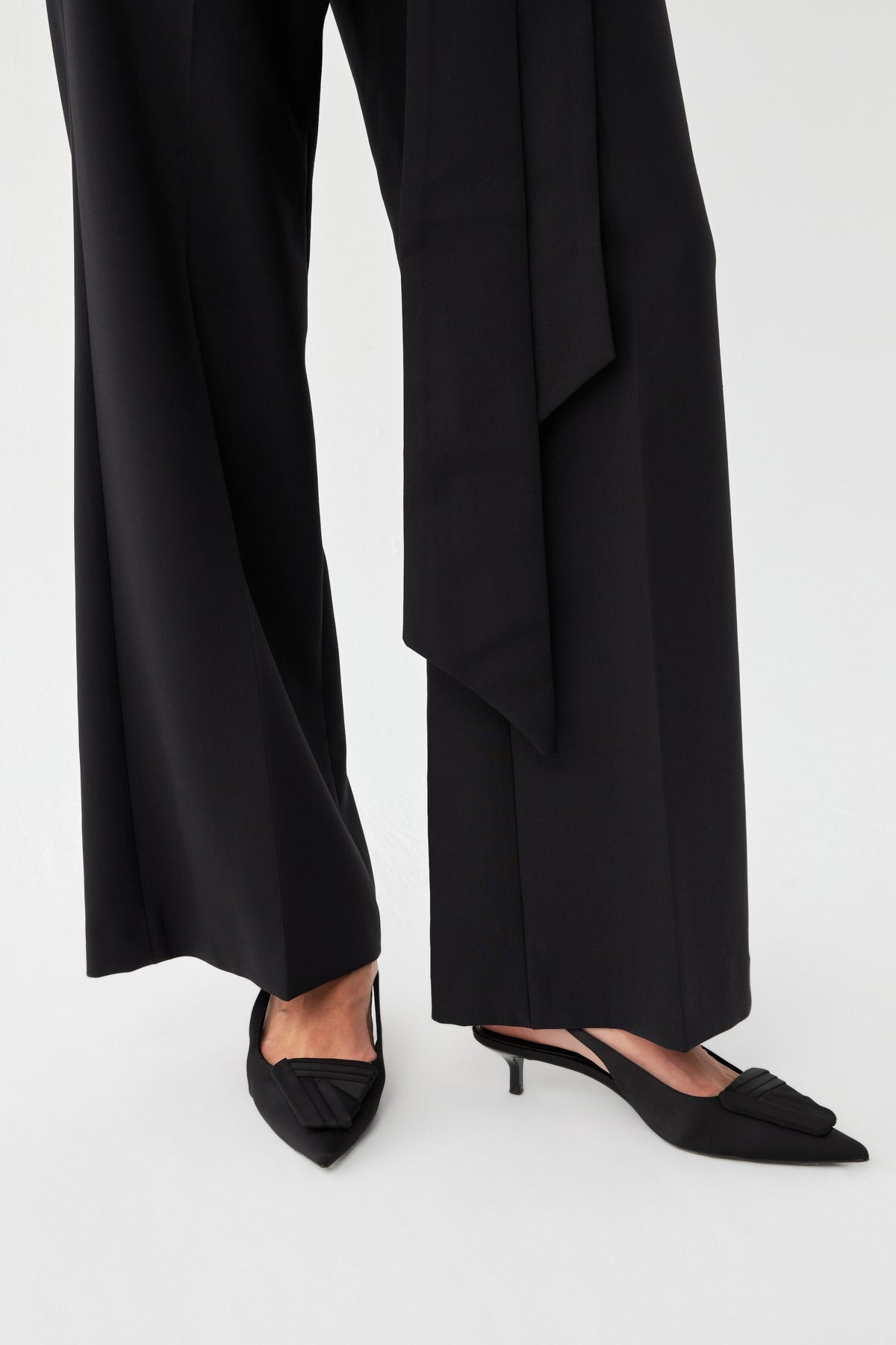 Kemer Detaylı Blazer Takım