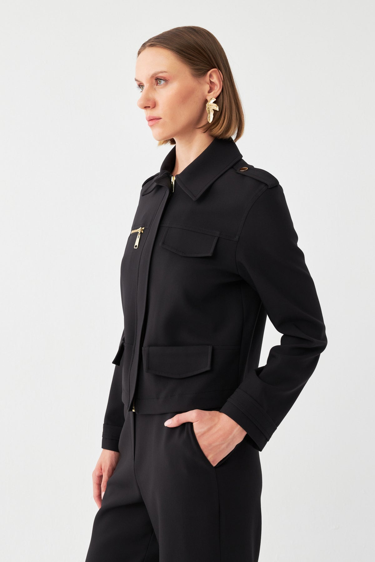 Düğmeli Fermuarlı Takım