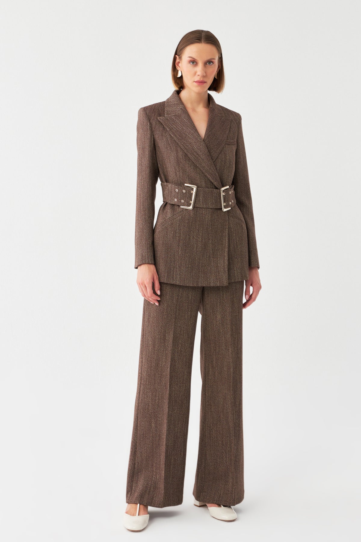 Kemer Detaylı Kruvaze Takım