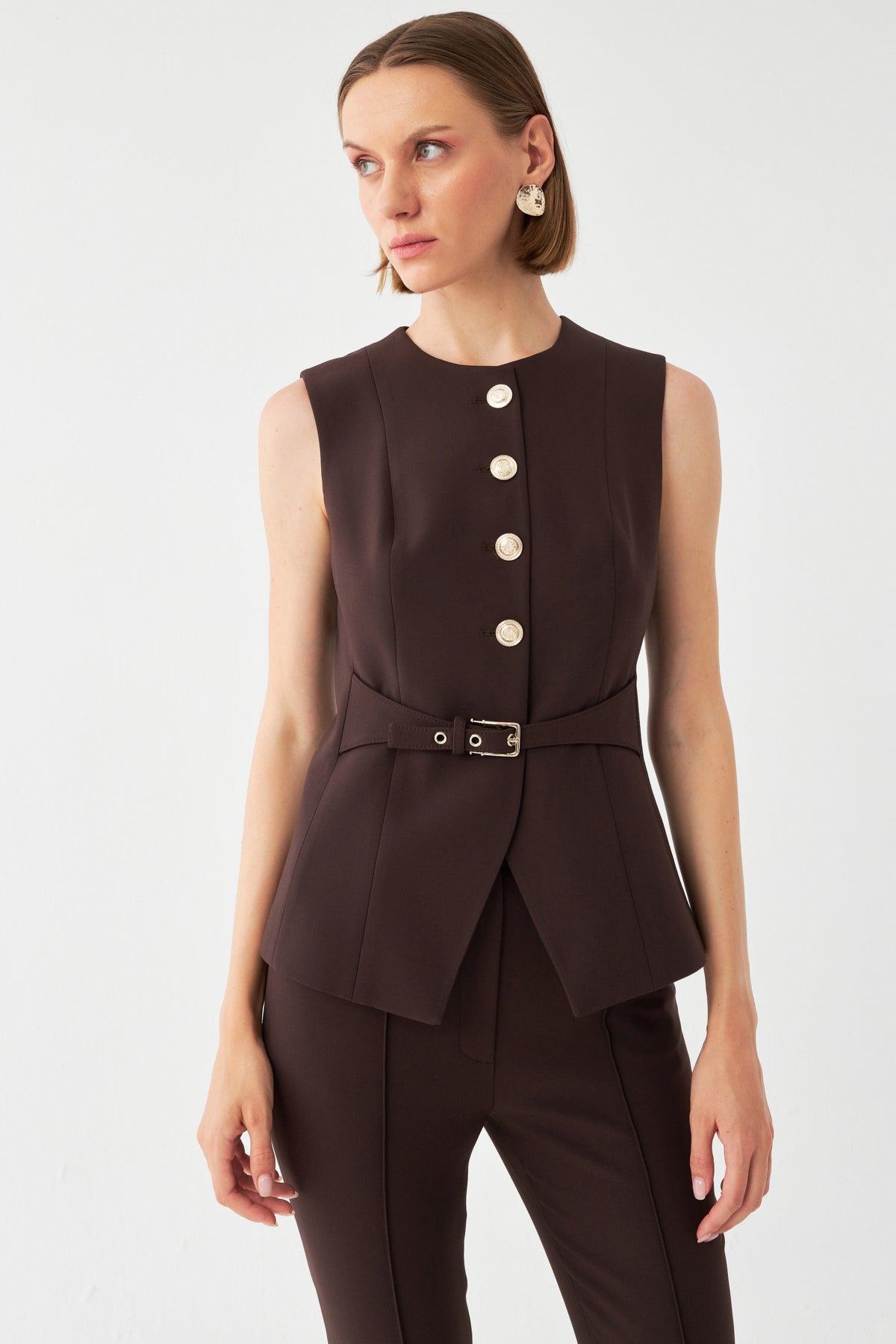 Kemer Detaylı Yelek Takım