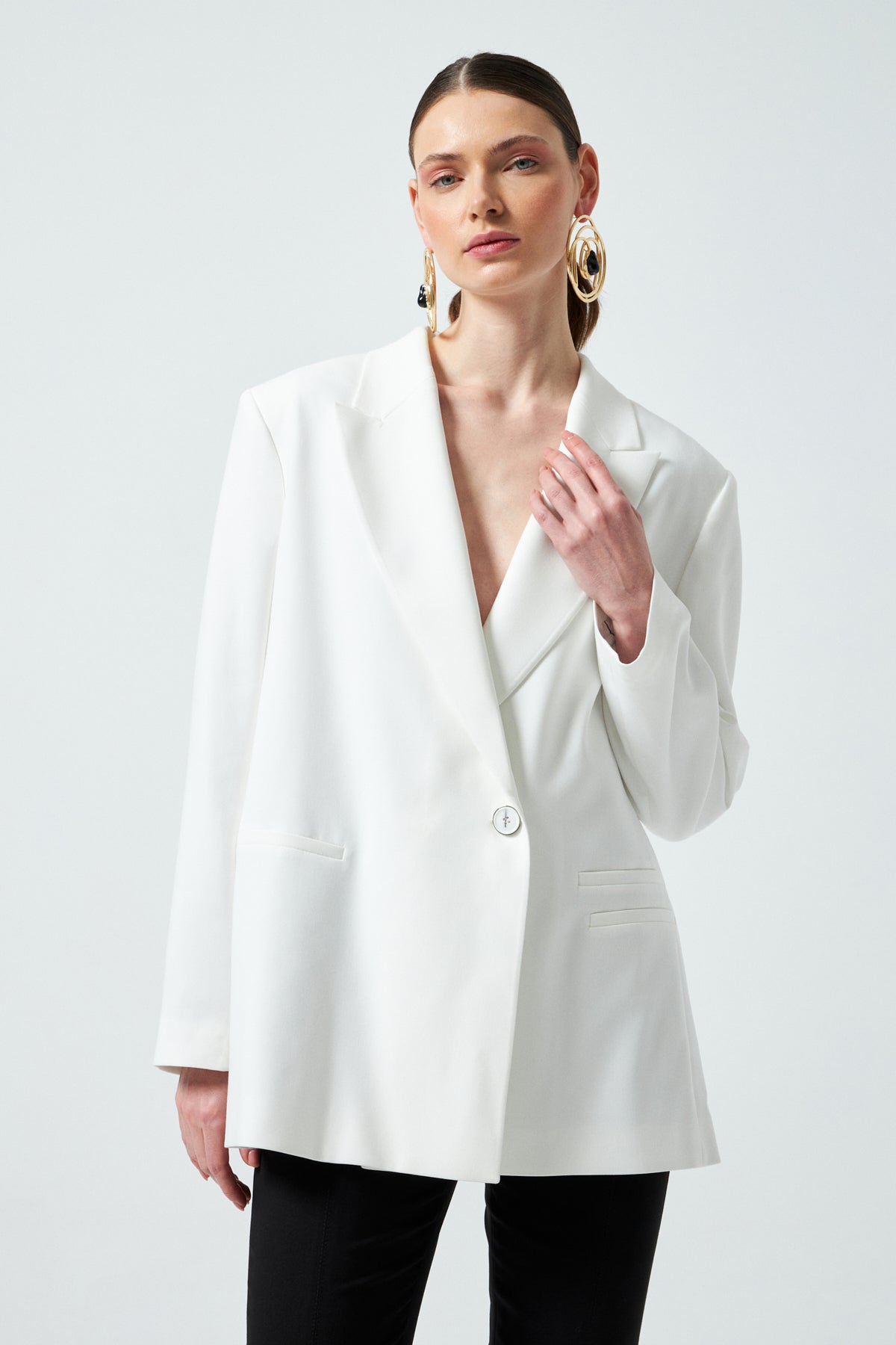 Vatkalı ve Tek Düğmeli Oversize Blazer Ceket - Ekru