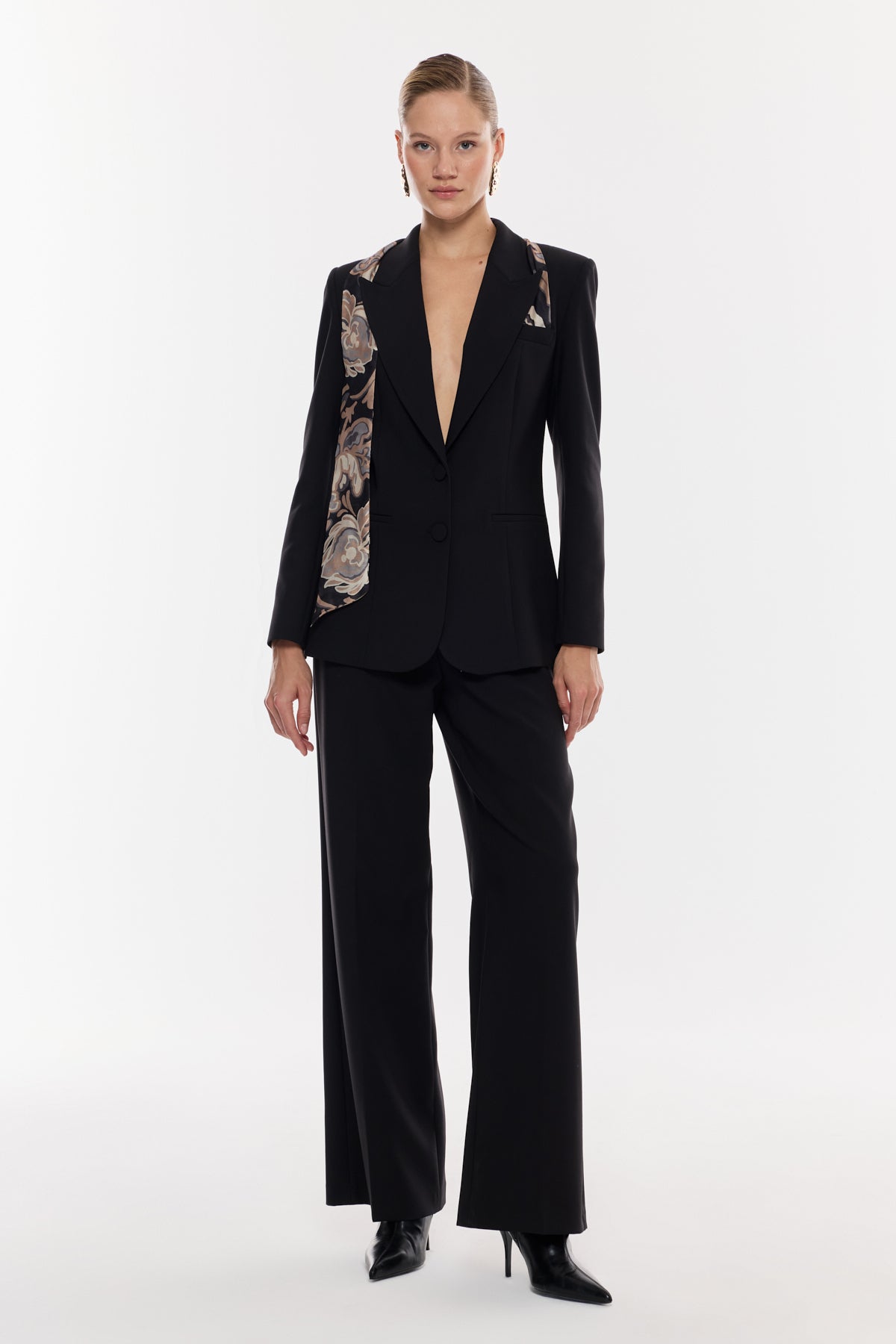 Desen Detaylı Modern Takım