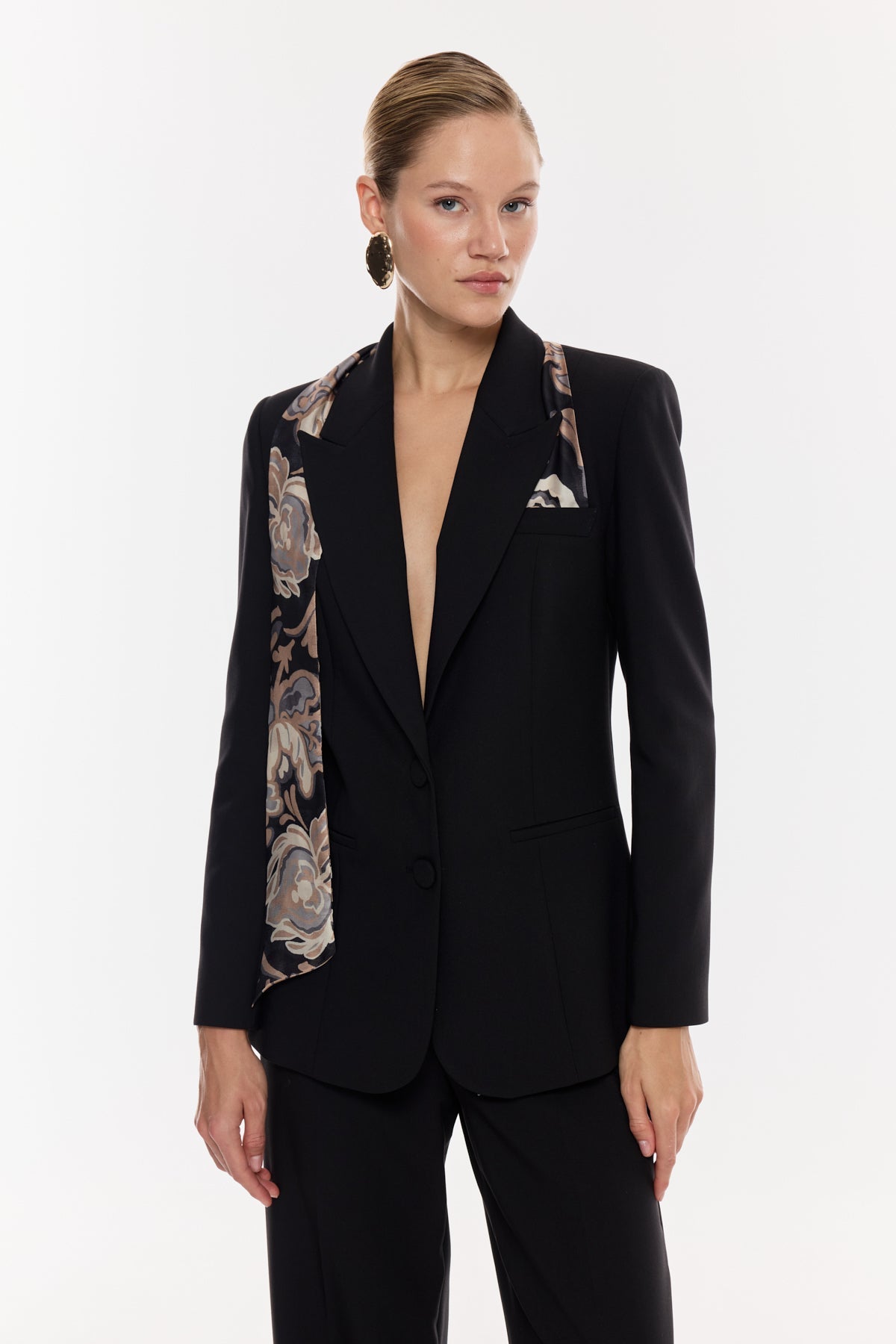 Desen Detaylı Modern Takım