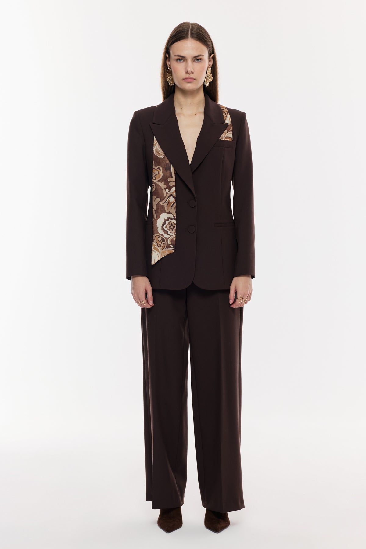 Desenli Detaylı Kruvaze Takım