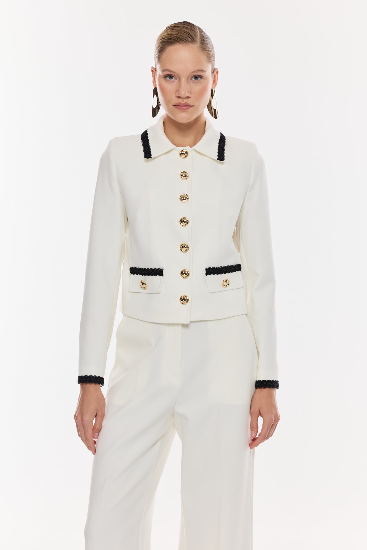 Zarif Düğme Detaylı Klasik Takım