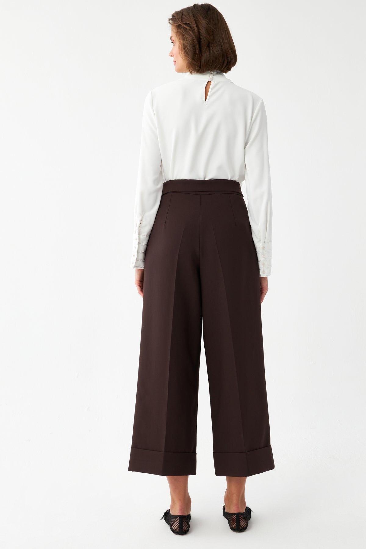 Tokalı Kısa Paça Pantolon