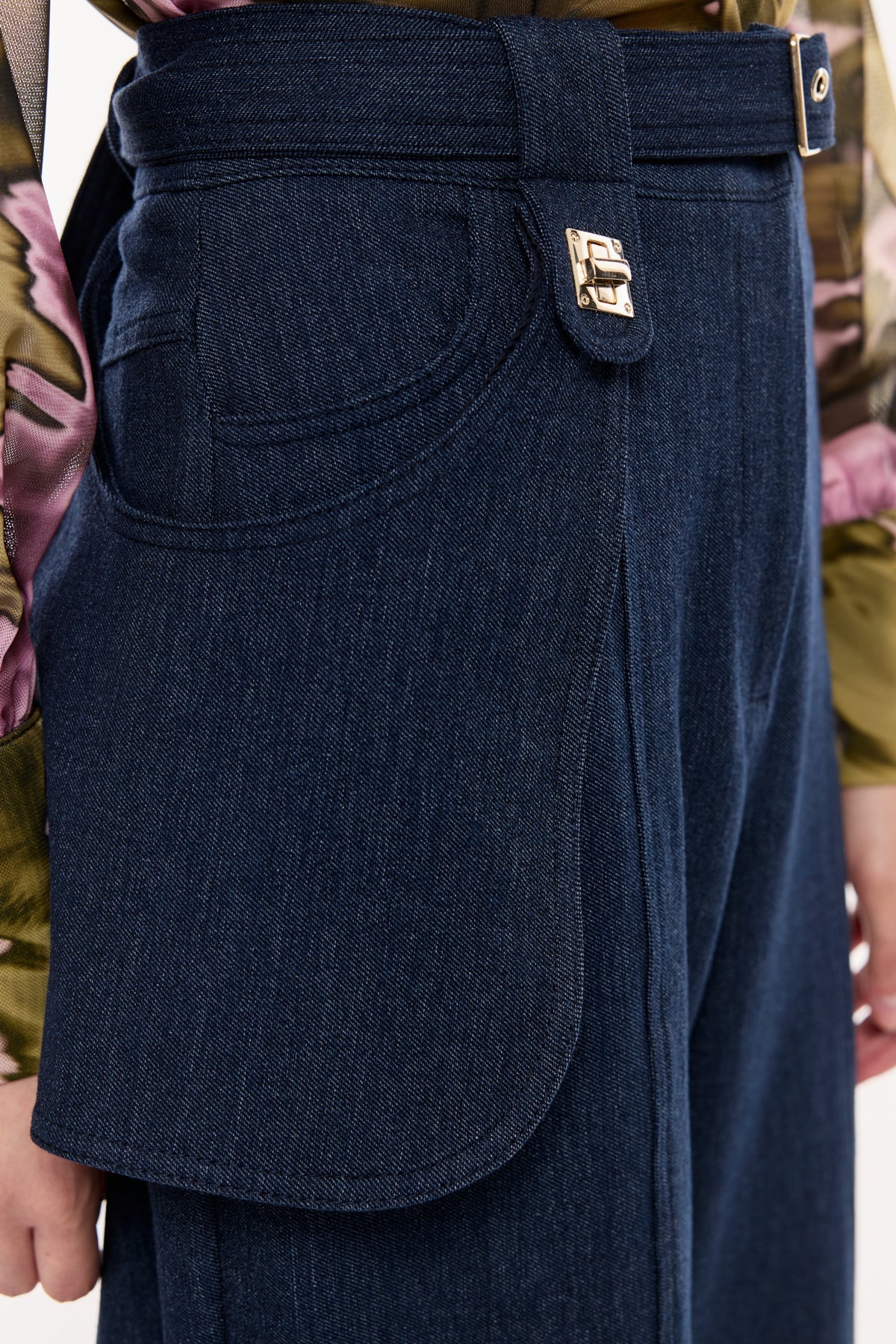 Kemer Detaylı Denim Pantolon