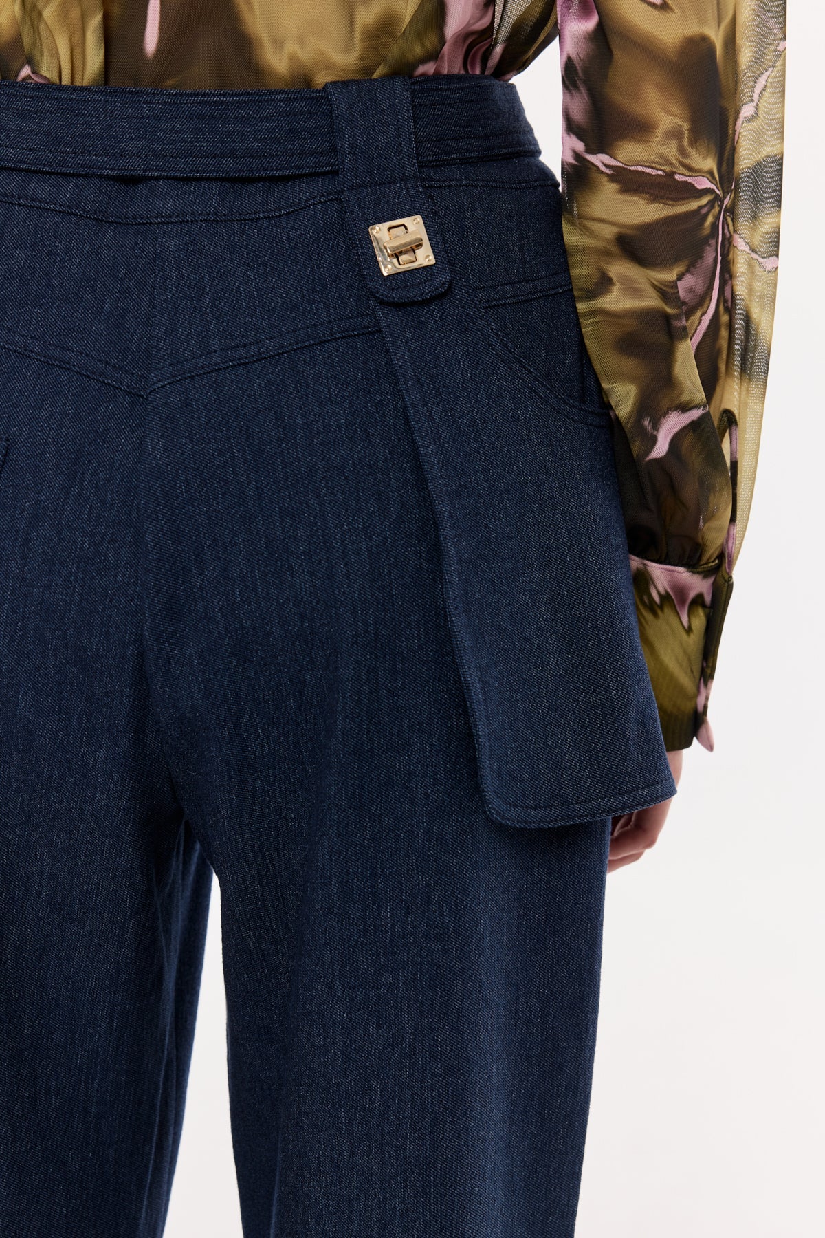 Kemer Detaylı Denim Pantolon