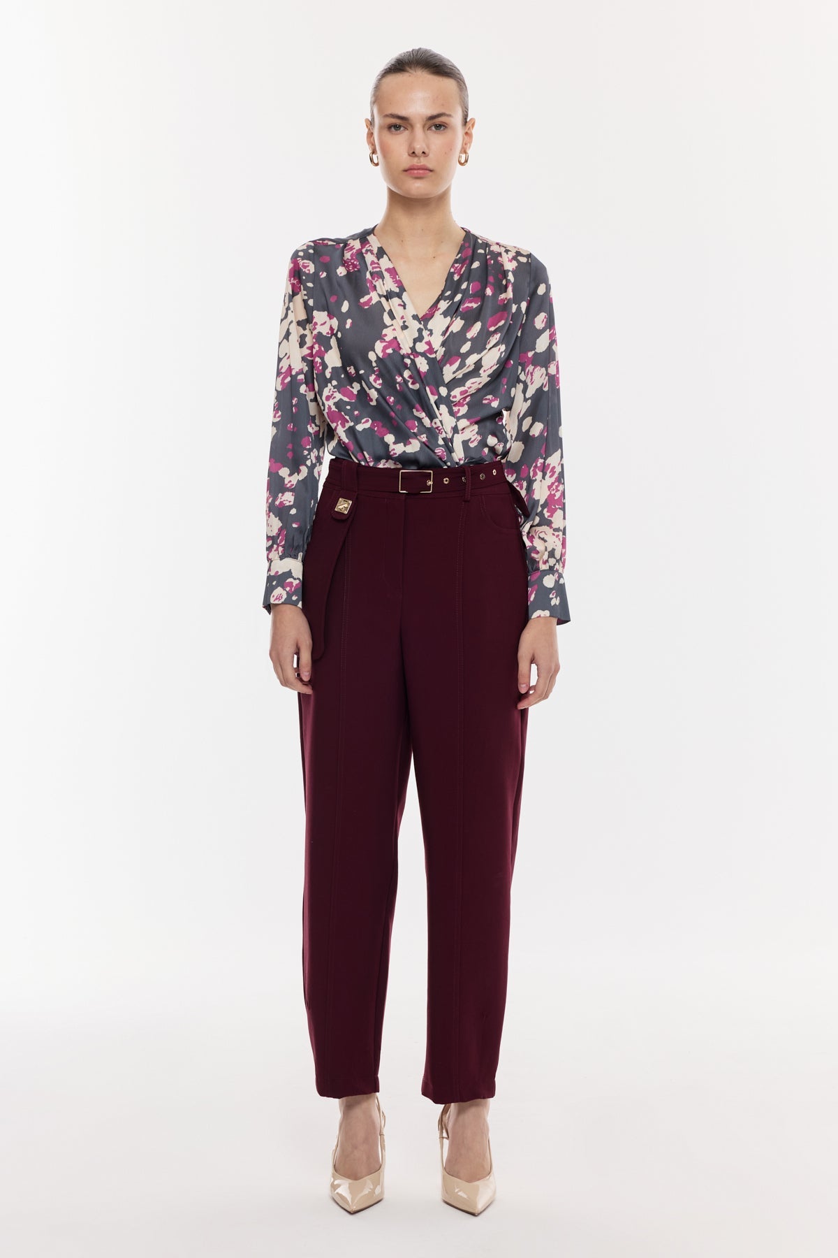 Kemerli Düz Paça Pantolon