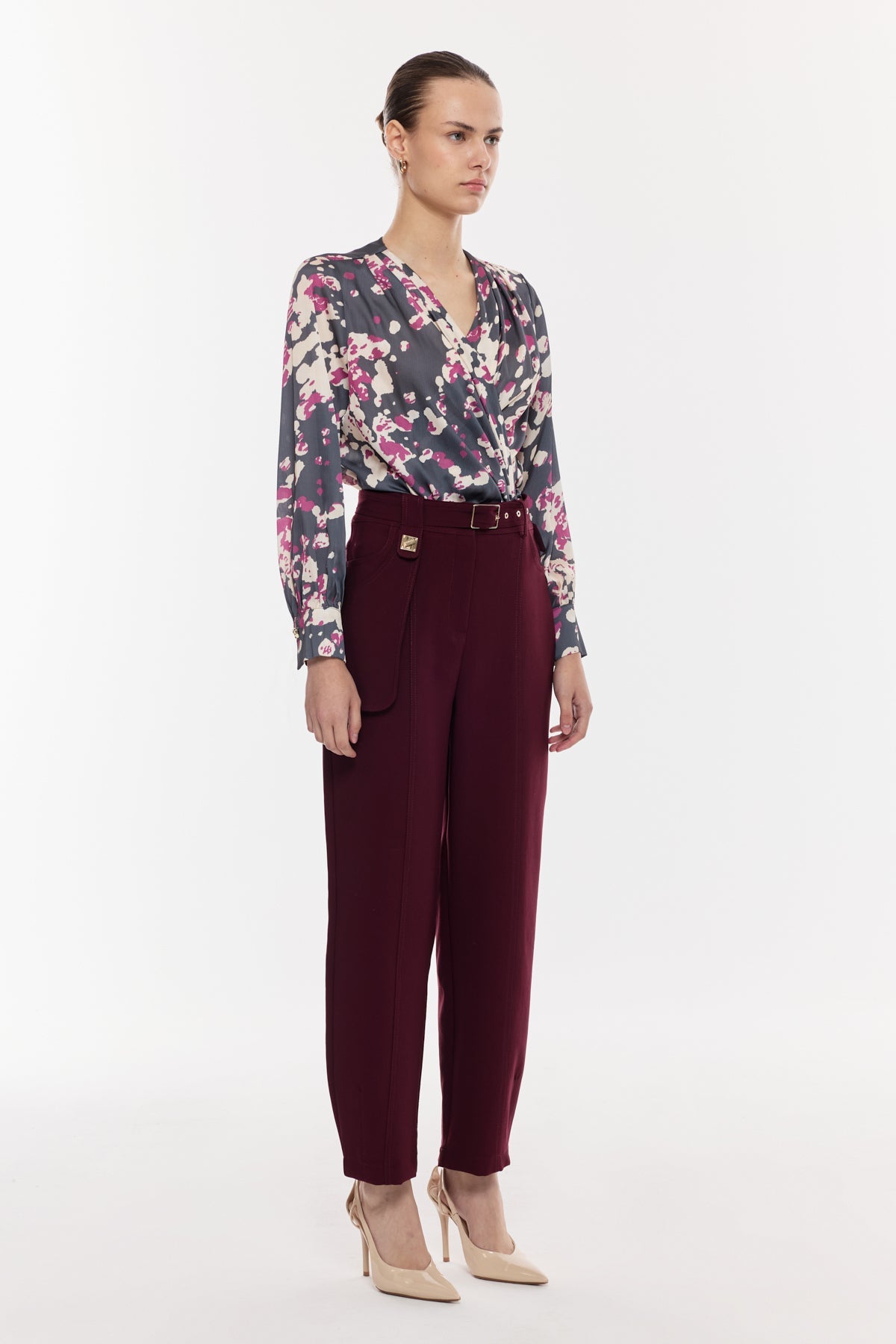 Kemerli Düz Paça Pantolon