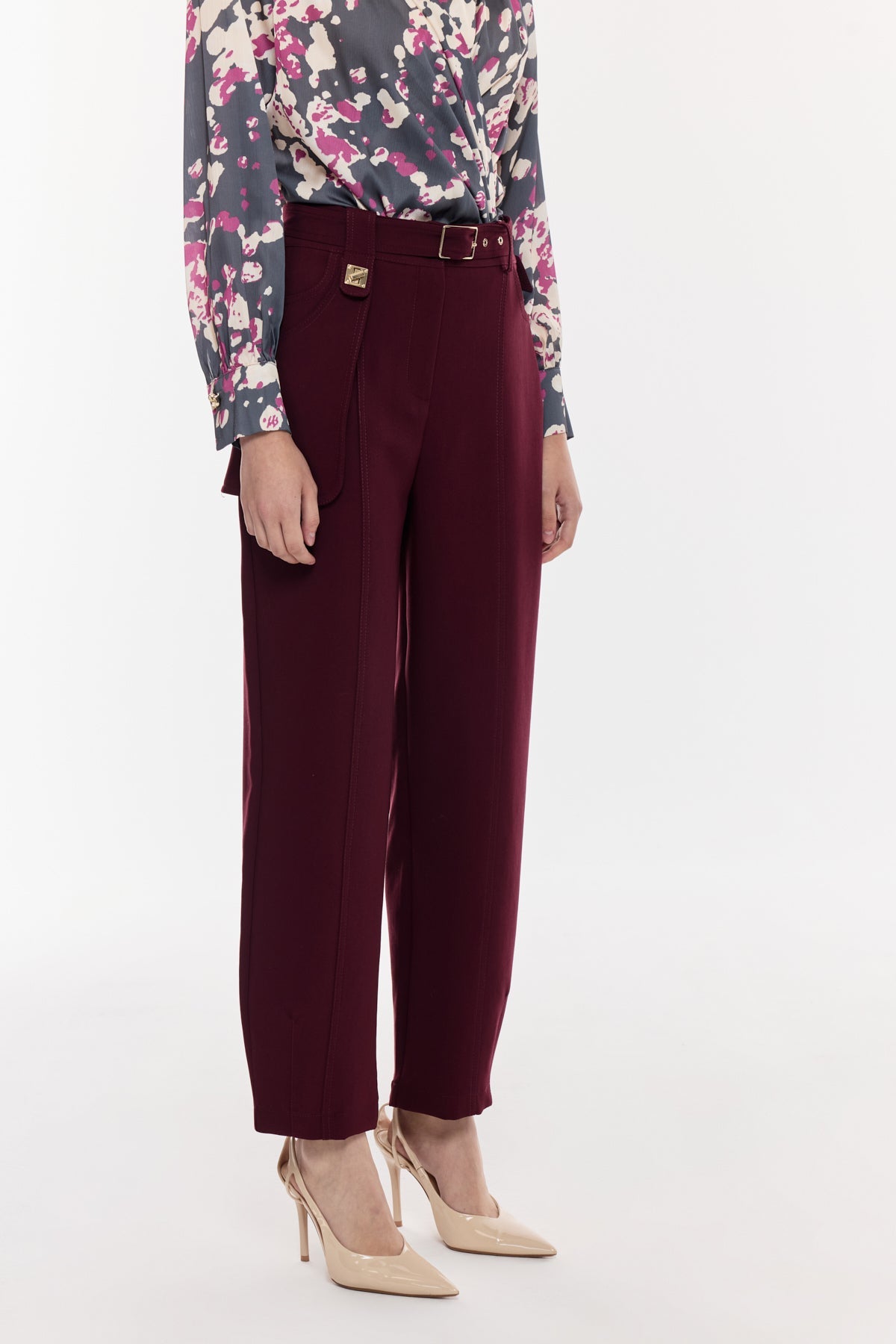 Kemerli Düz Paça Pantolon