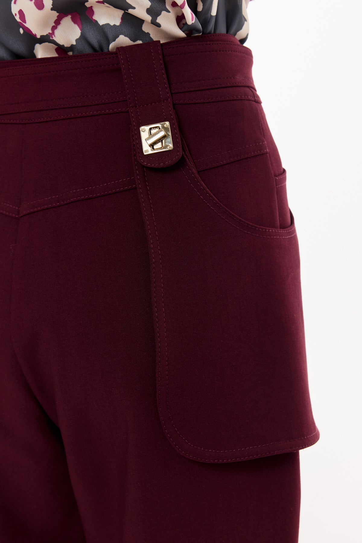 Kemerli Düz Paça Pantolon