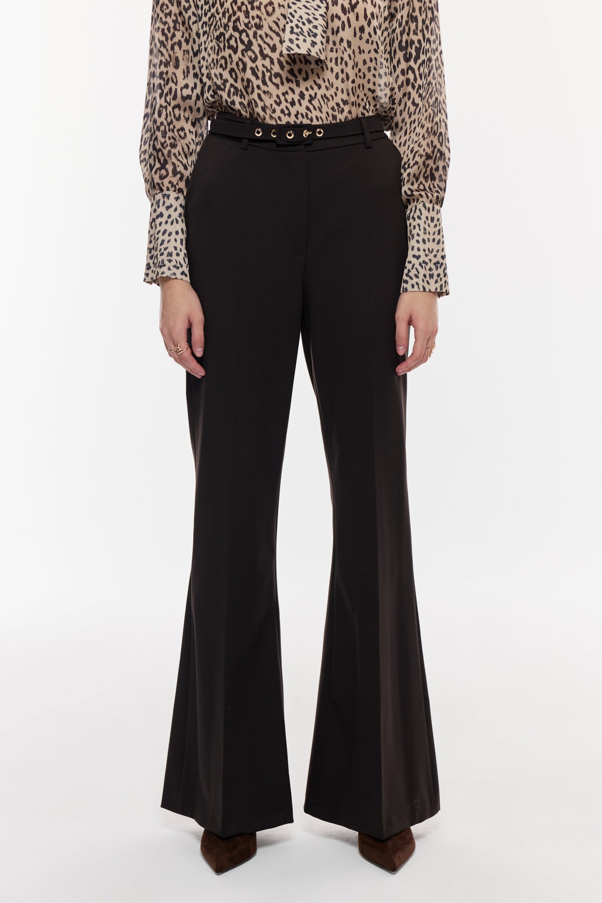 Kemer Detaylı Klasik Kesim Pantolon