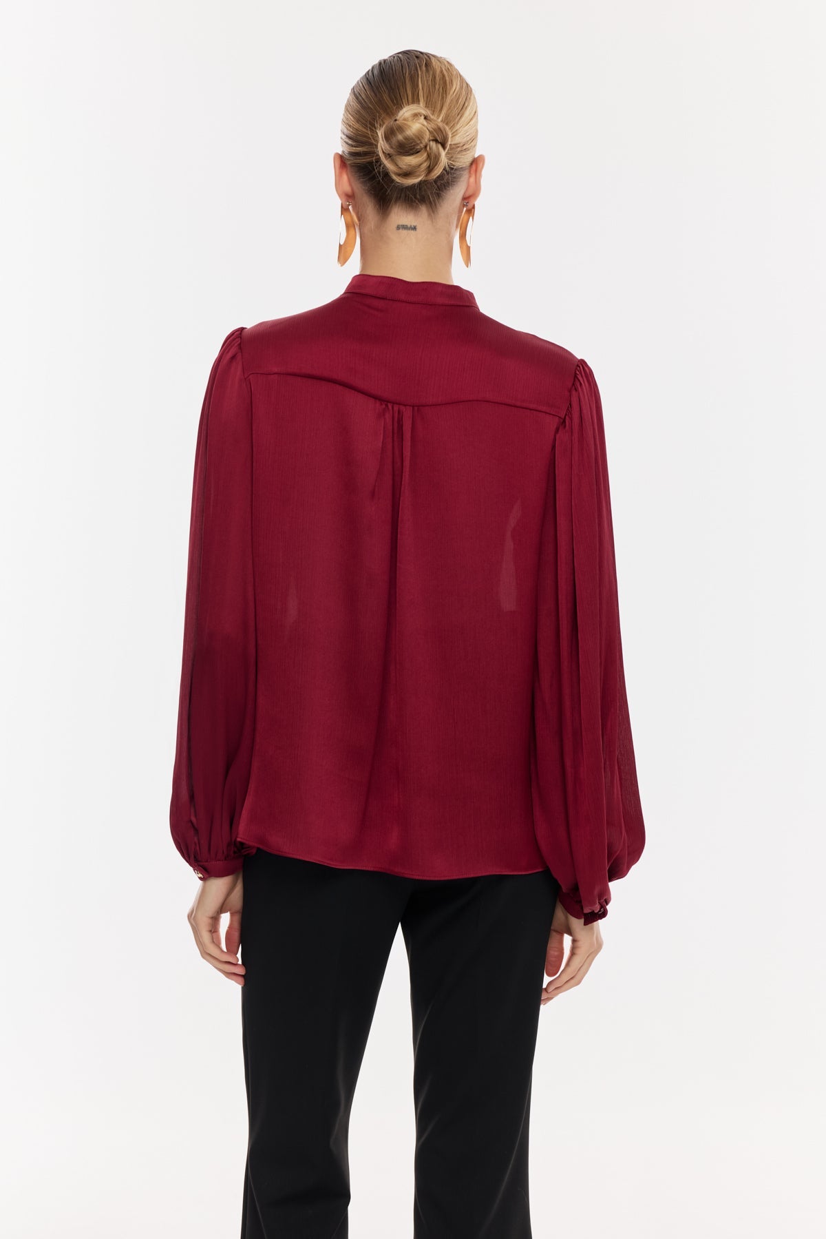 Bağlama Detaylı Saten Dokulu Bluz