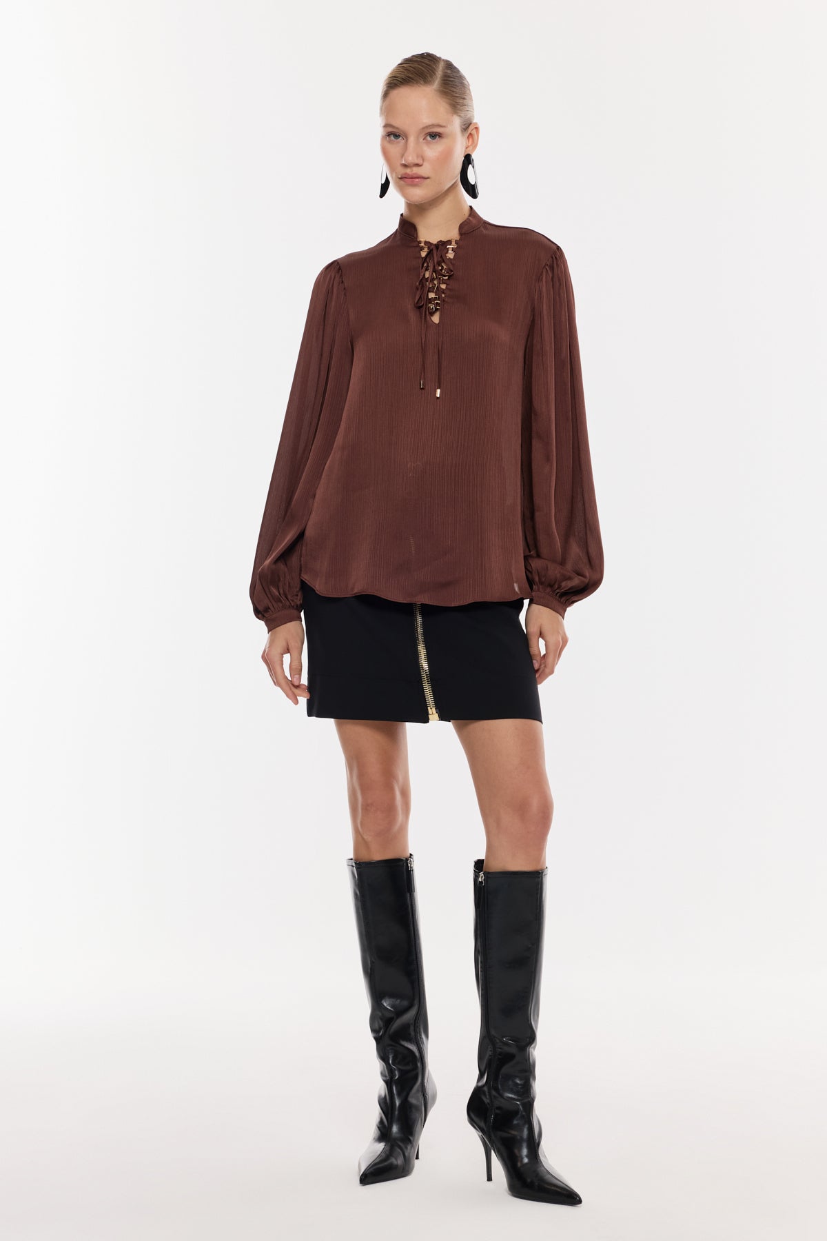 Bağlama Detaylı Saten Dokulu Bluz