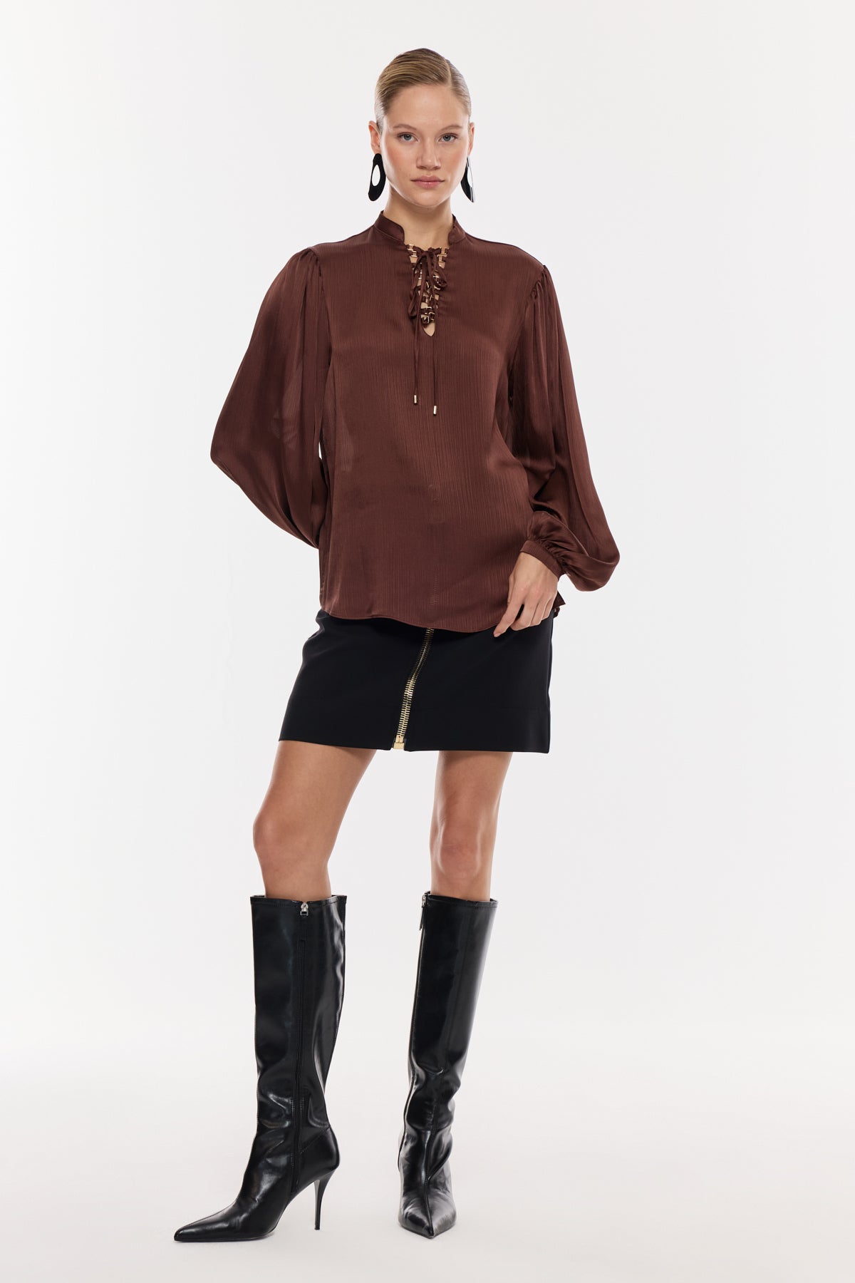 Bağlama Detaylı Saten Dokulu Bluz