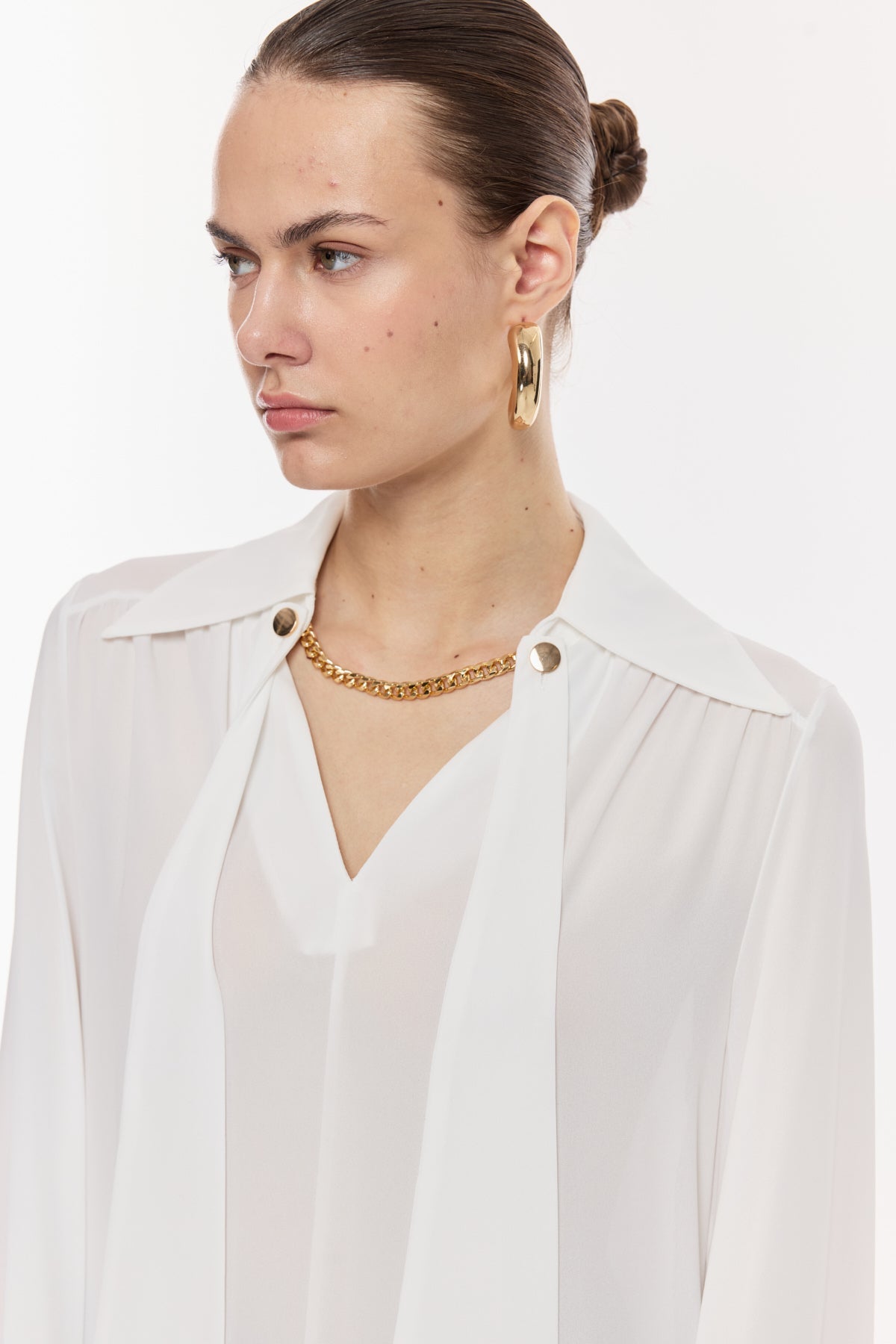 Zincir Detaylı Şifon Bluz