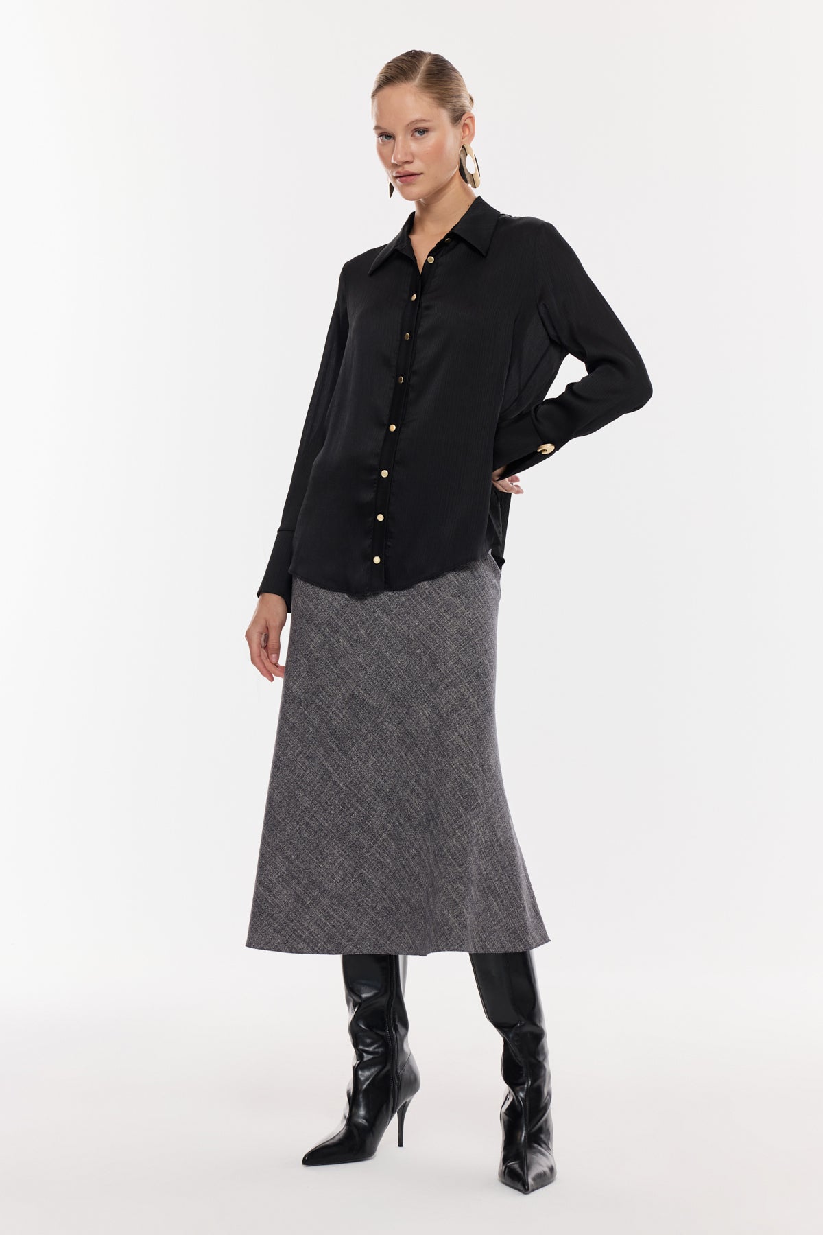 Saten Dokulu Düğmeli Gömlek