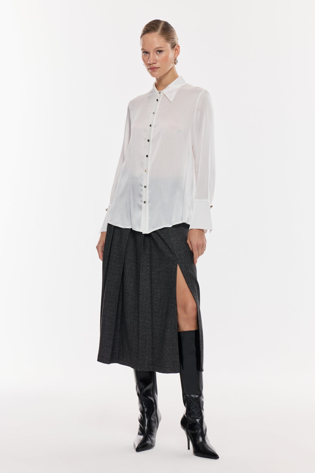 Saten Dokulu Düğmeli Gömlek