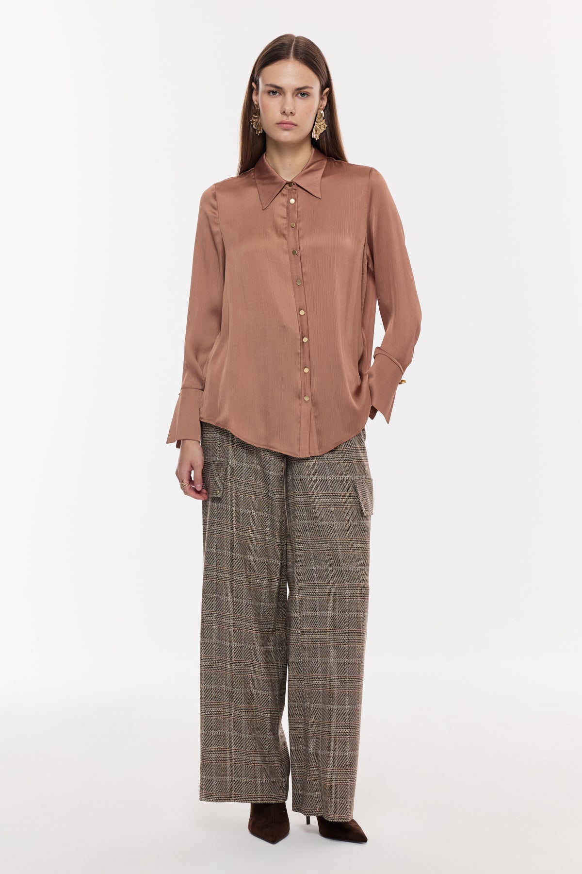 Saten Dokulu Düğmeli Gömlek