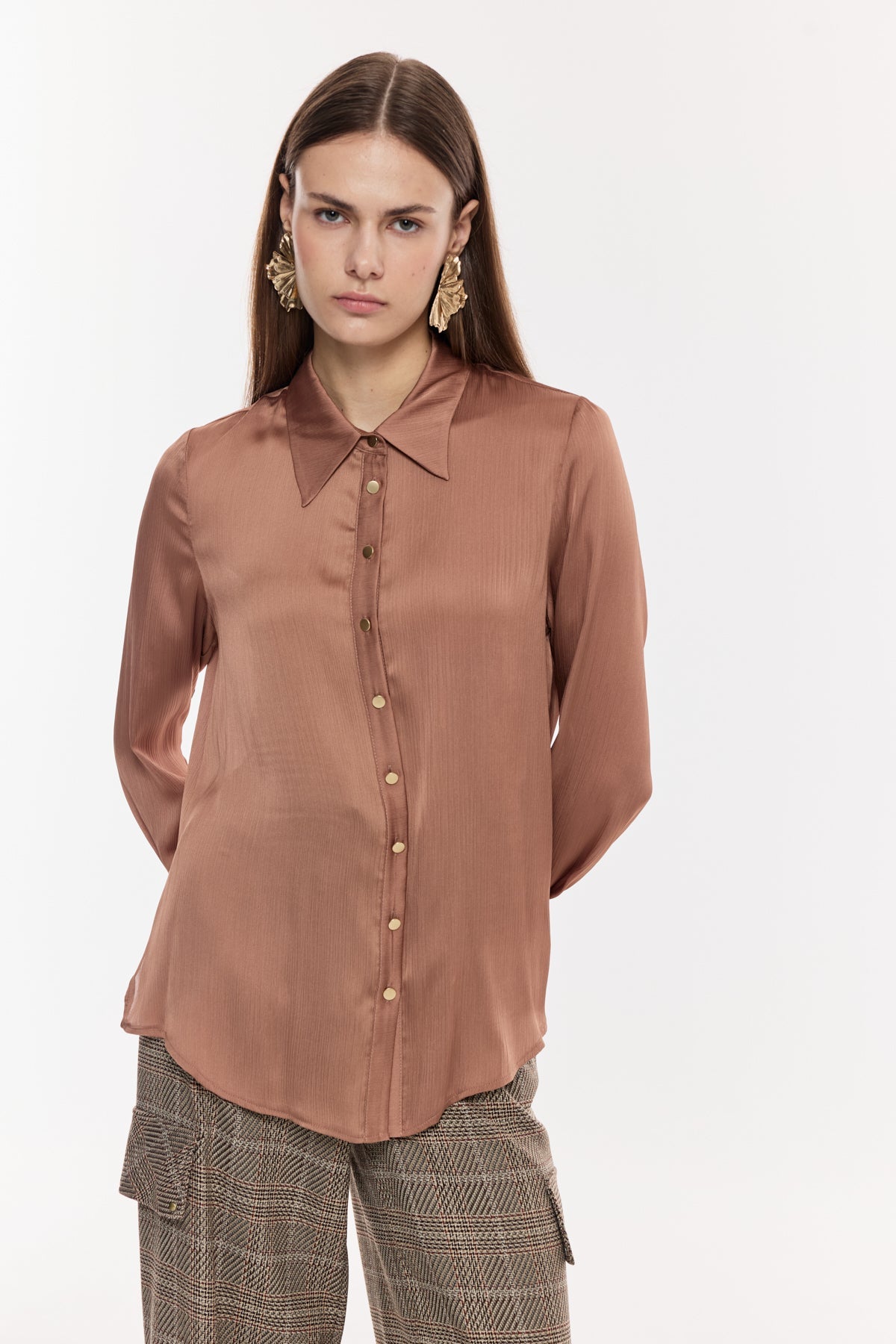 Saten Dokulu Düğmeli Gömlek