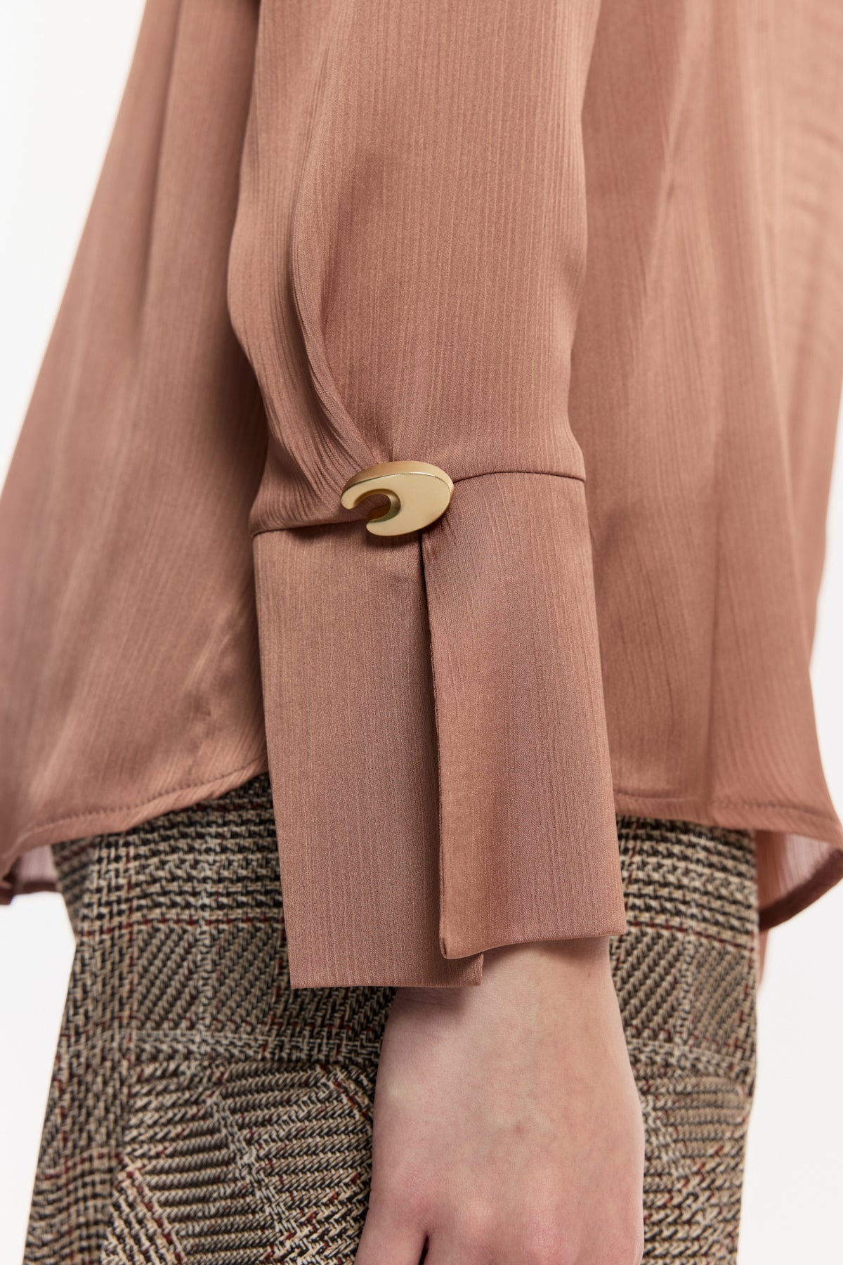 Saten Dokulu Düğmeli Gömlek