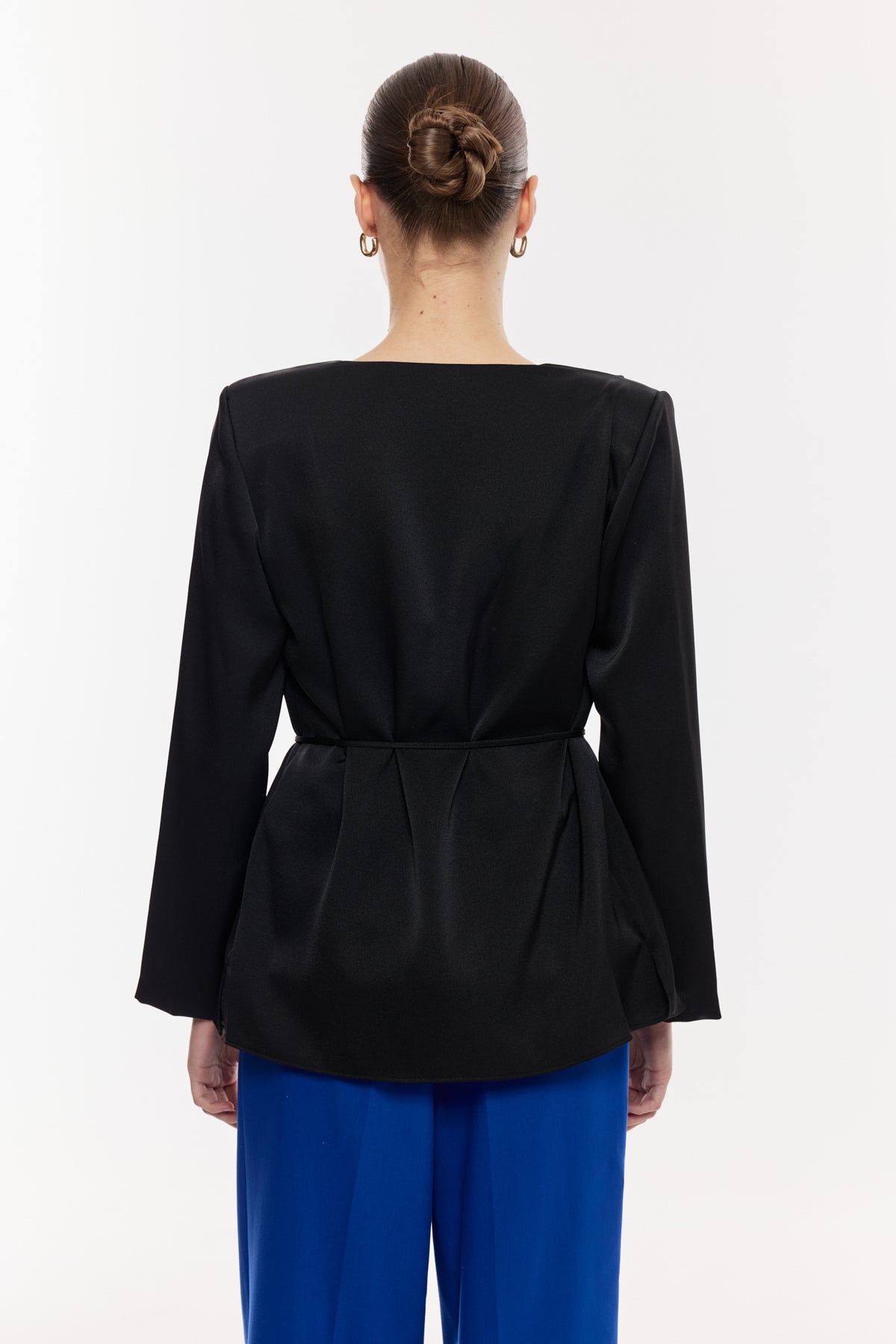 Kuşaklı V Yaka Bluz