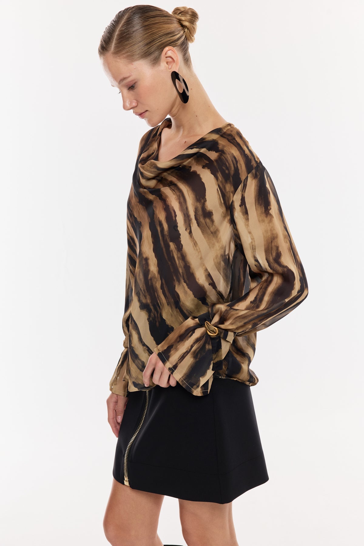 Desenli Saten Dökümlü Bluz