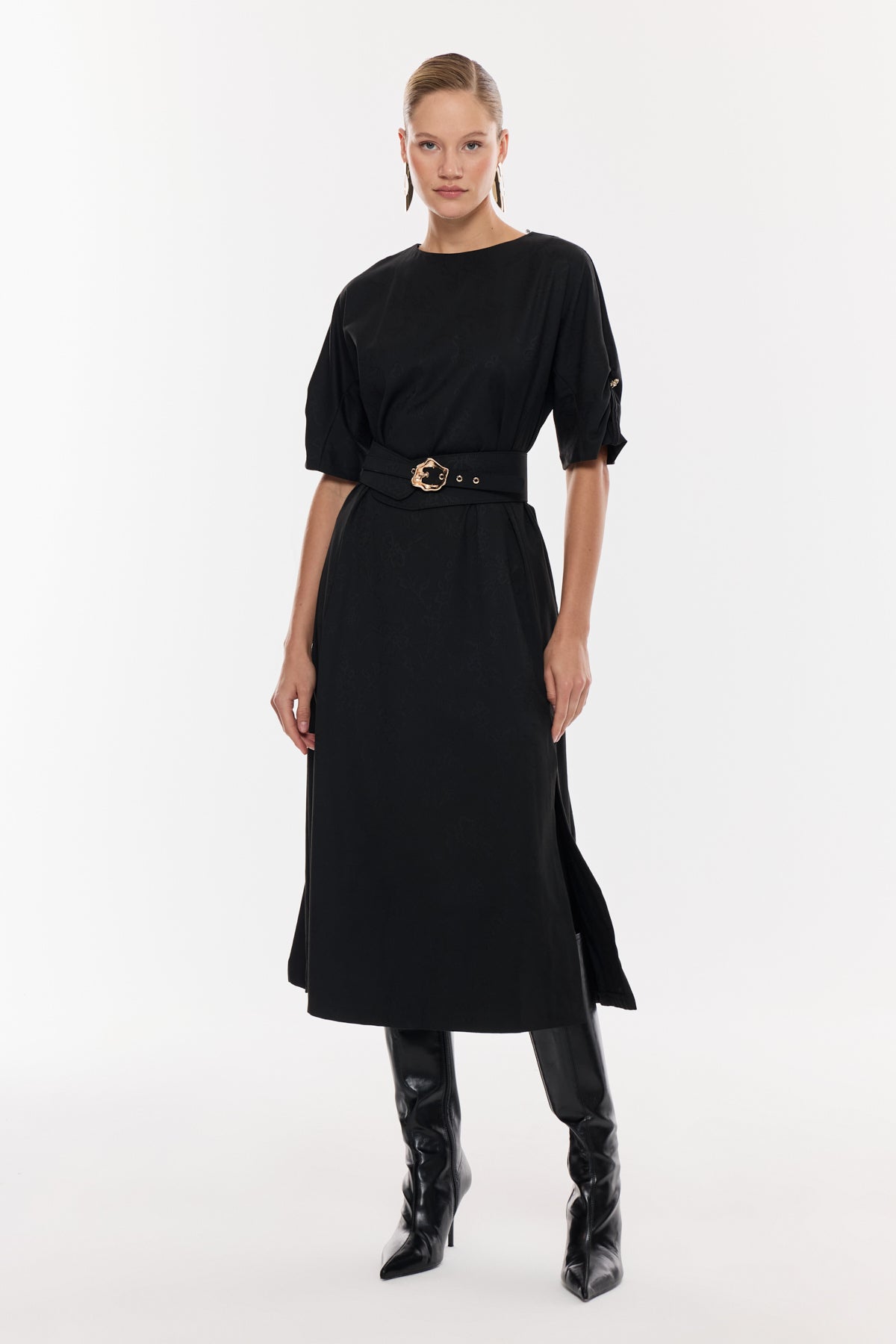 Yırtmaçlı Midi Elbise