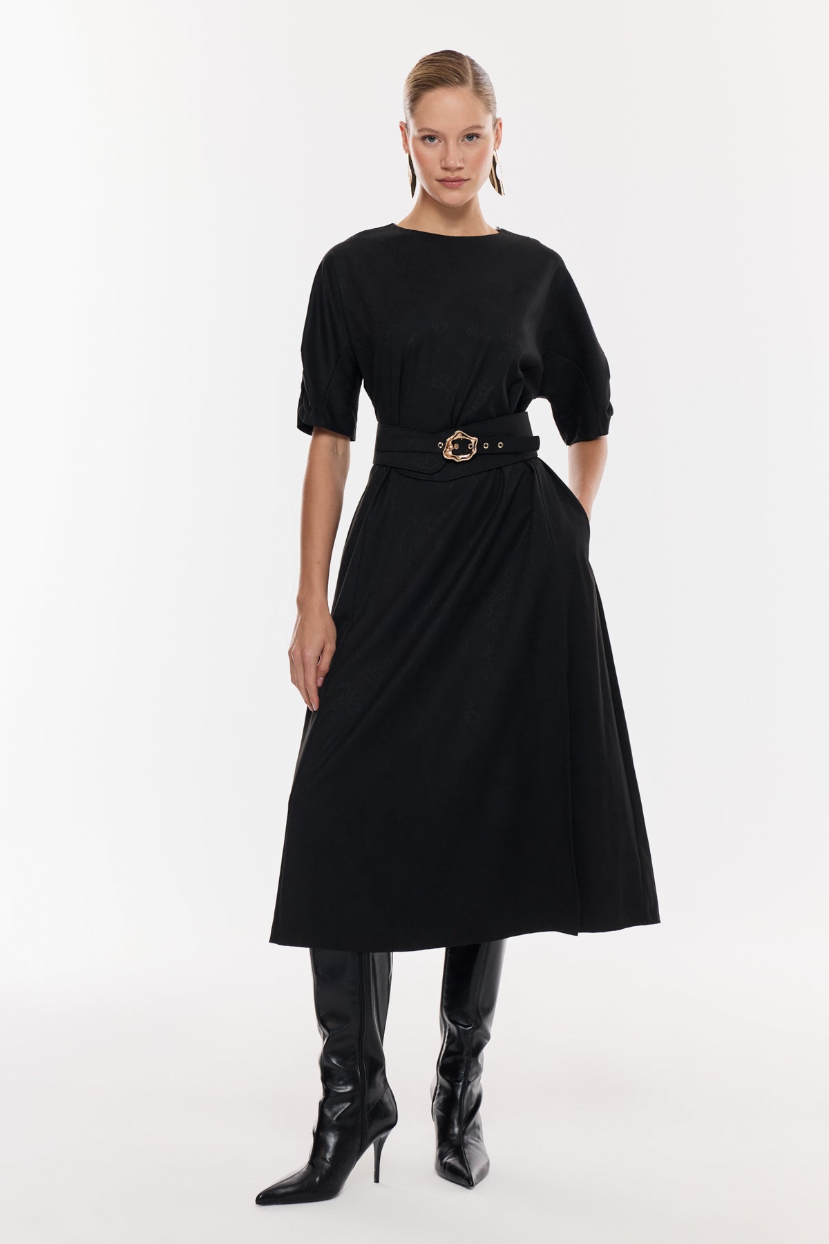 Yırtmaçlı Midi Elbise